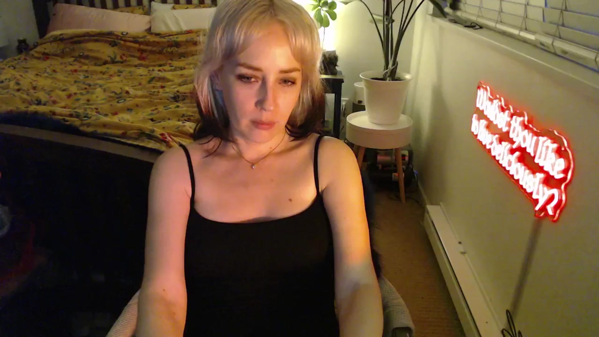 Gallery image thumbnail from NahlaHoney's myfreecams stream on, 04/23/2025, 04:08 image 14 of 20