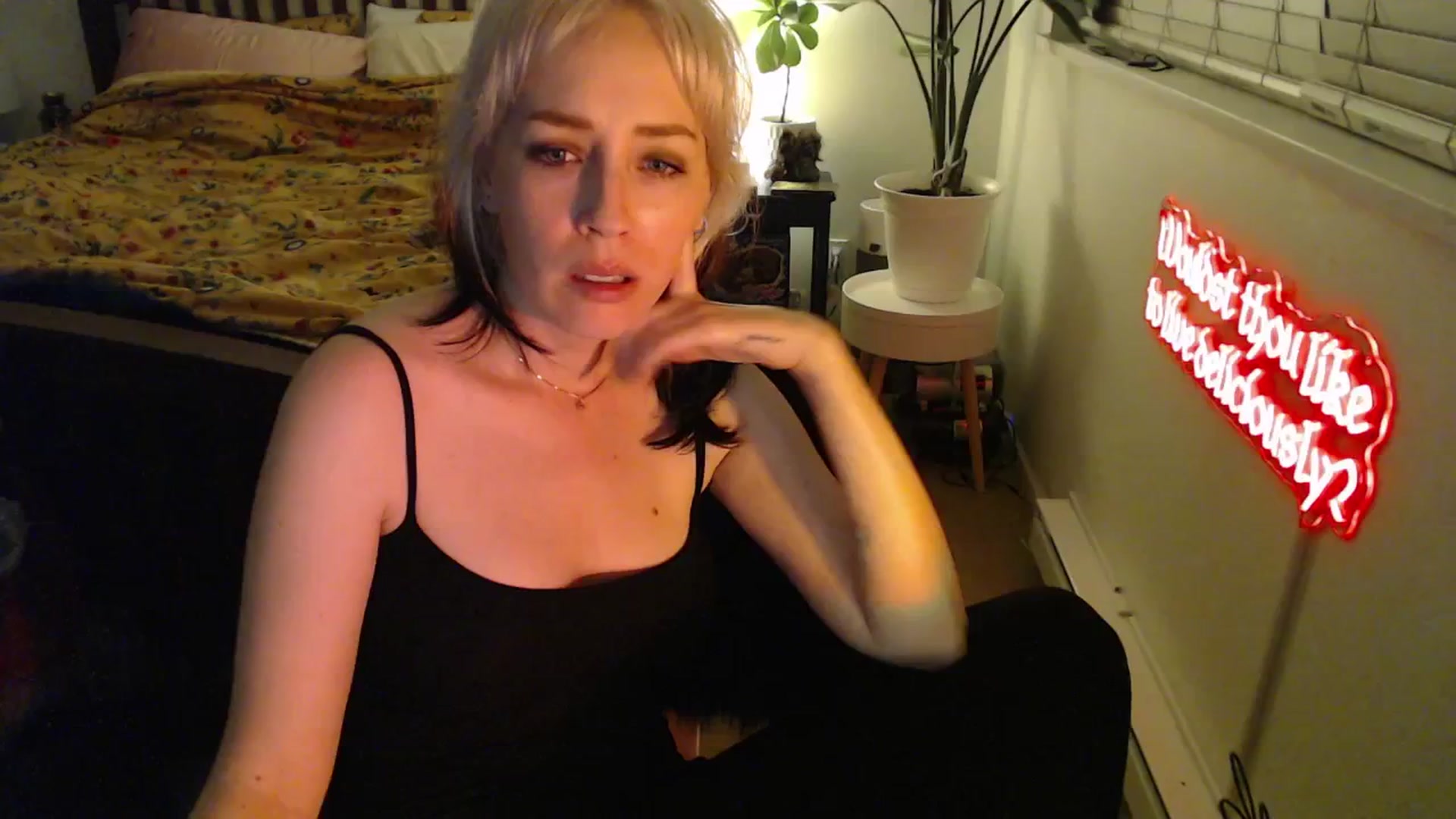 Gallery image thumbnail from NahlaHoney's myfreecams stream on, 04/23/2025, 04:08 image 18 of 20