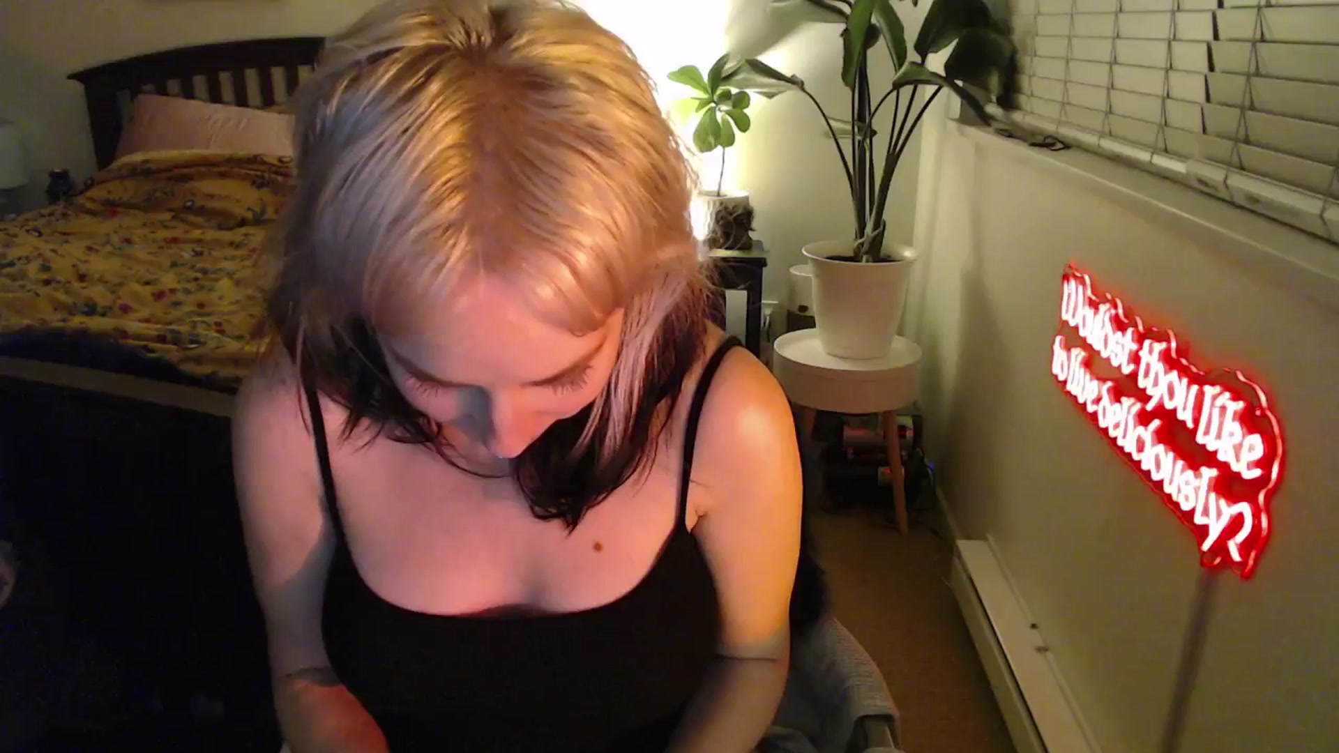 Gallery image thumbnail from NahlaHoney's myfreecams stream on, 04/23/2025, 04:08 image 19 of 20