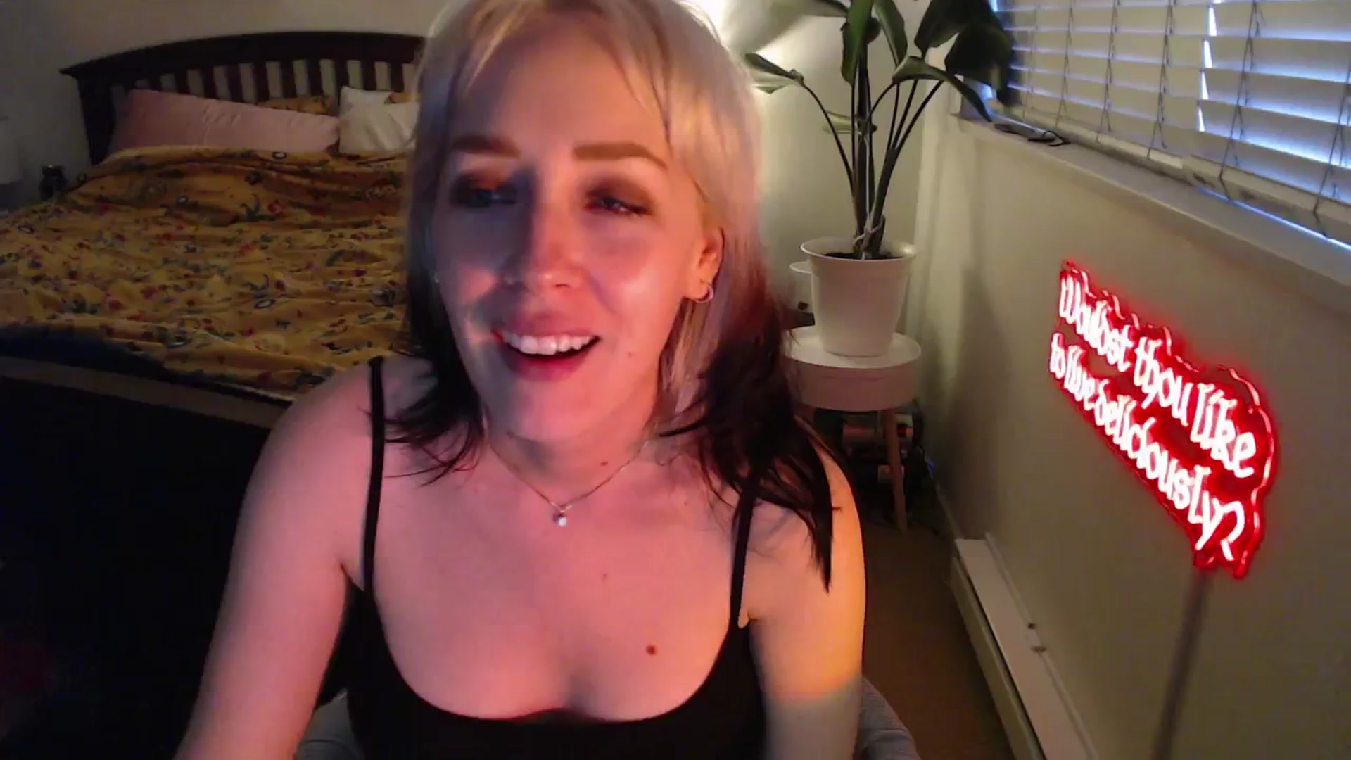 Gallery image thumbnail from NahlaHoney's myfreecams stream on, 04/23/2025, 04:08 image 7 of 20