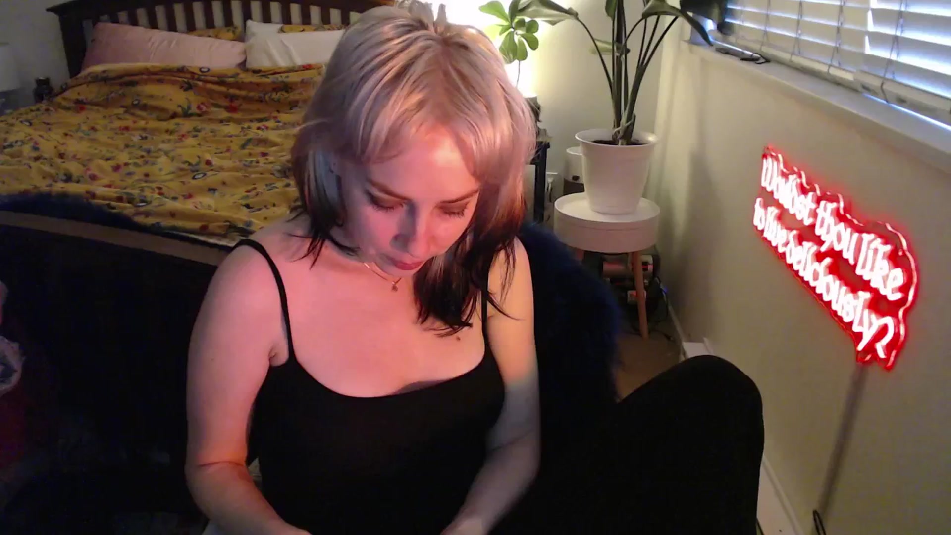Gallery image thumbnail from NahlaHoney's myfreecams stream on, 04/23/2025, 04:08 image 4 of 20
