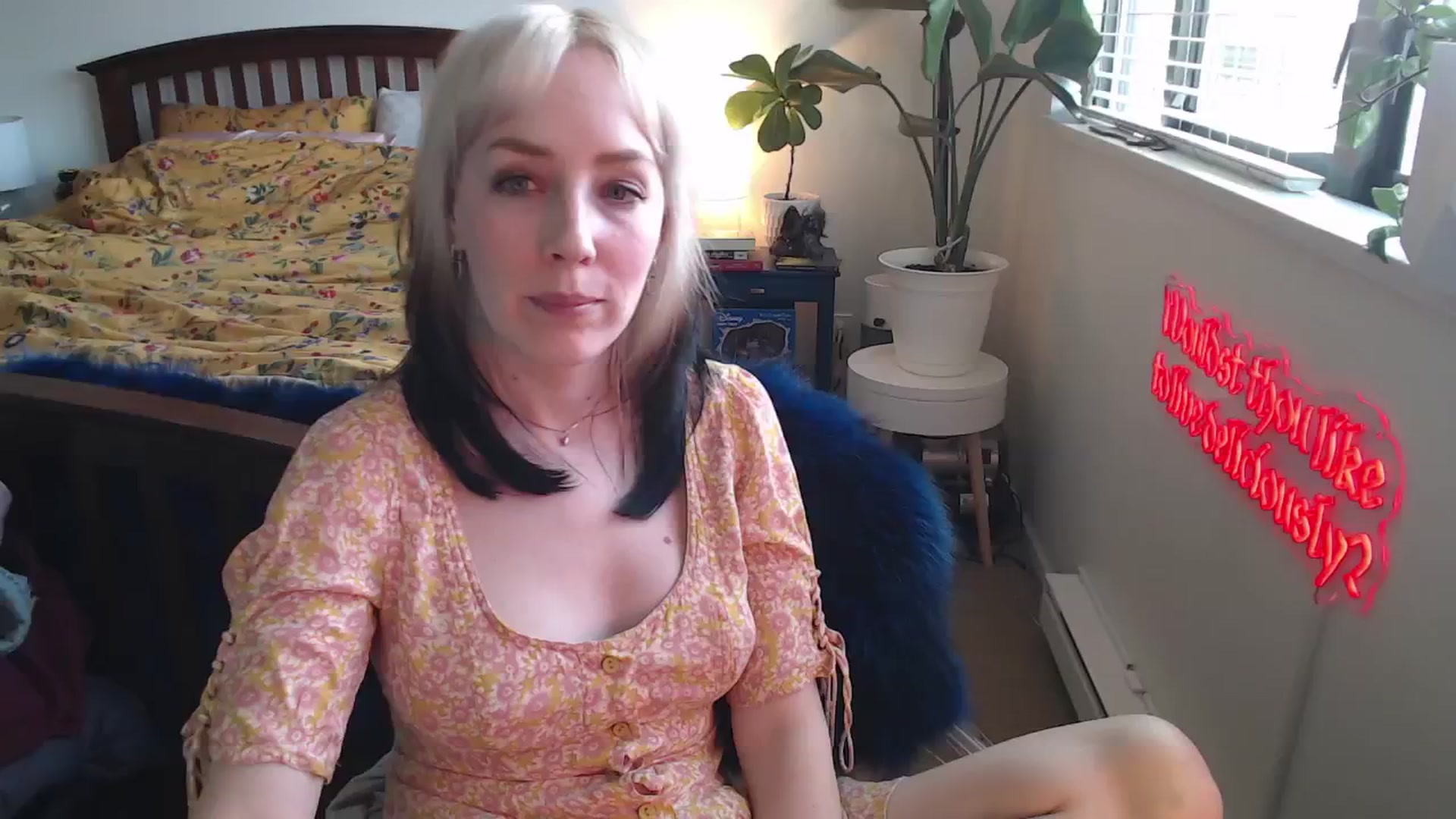 Gallery image thumbnail from NahlaHoney's myfreecams stream on, 04/24/2025, 05:18 image 1 of 20
