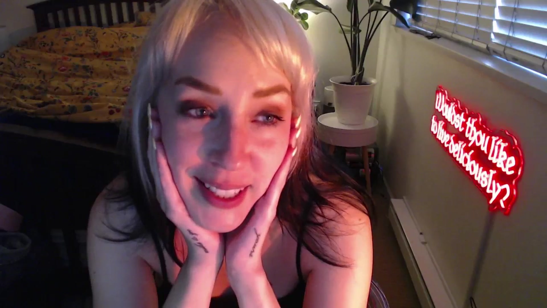 Gallery image thumbnail from NahlaHoney's myfreecams stream on, 04/25/2025, 04:22 image 4 of 20