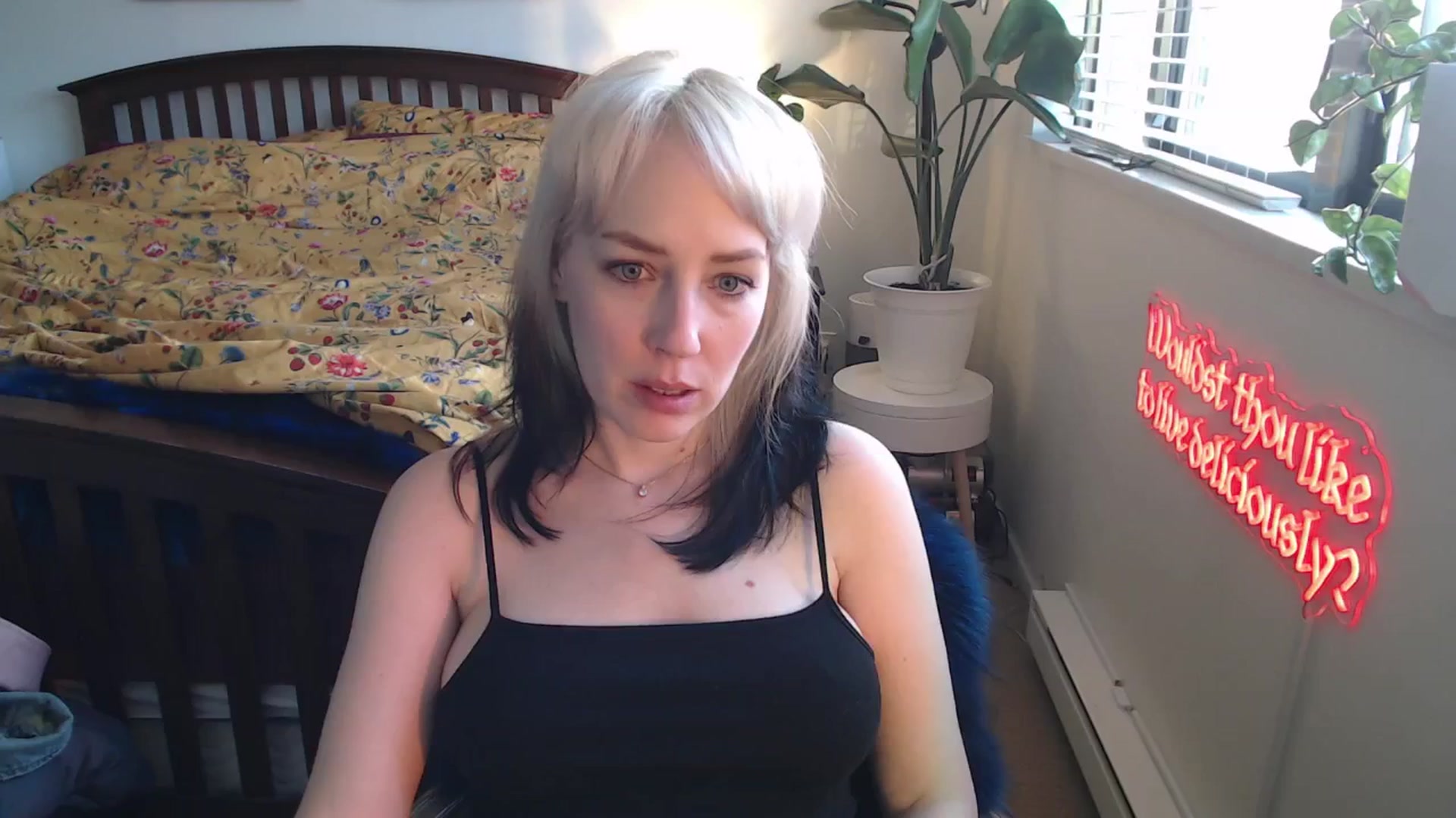 Gallery image thumbnail from NahlaHoney's myfreecams stream on, 04/25/2025, 04:22 image 1 of 20