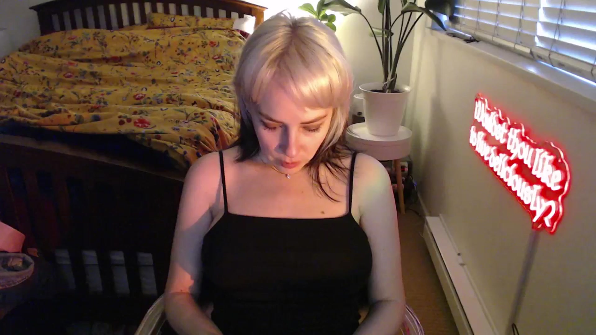 Gallery image thumbnail from NahlaHoney's myfreecams stream on, 04/25/2025, 04:22 image 5 of 20