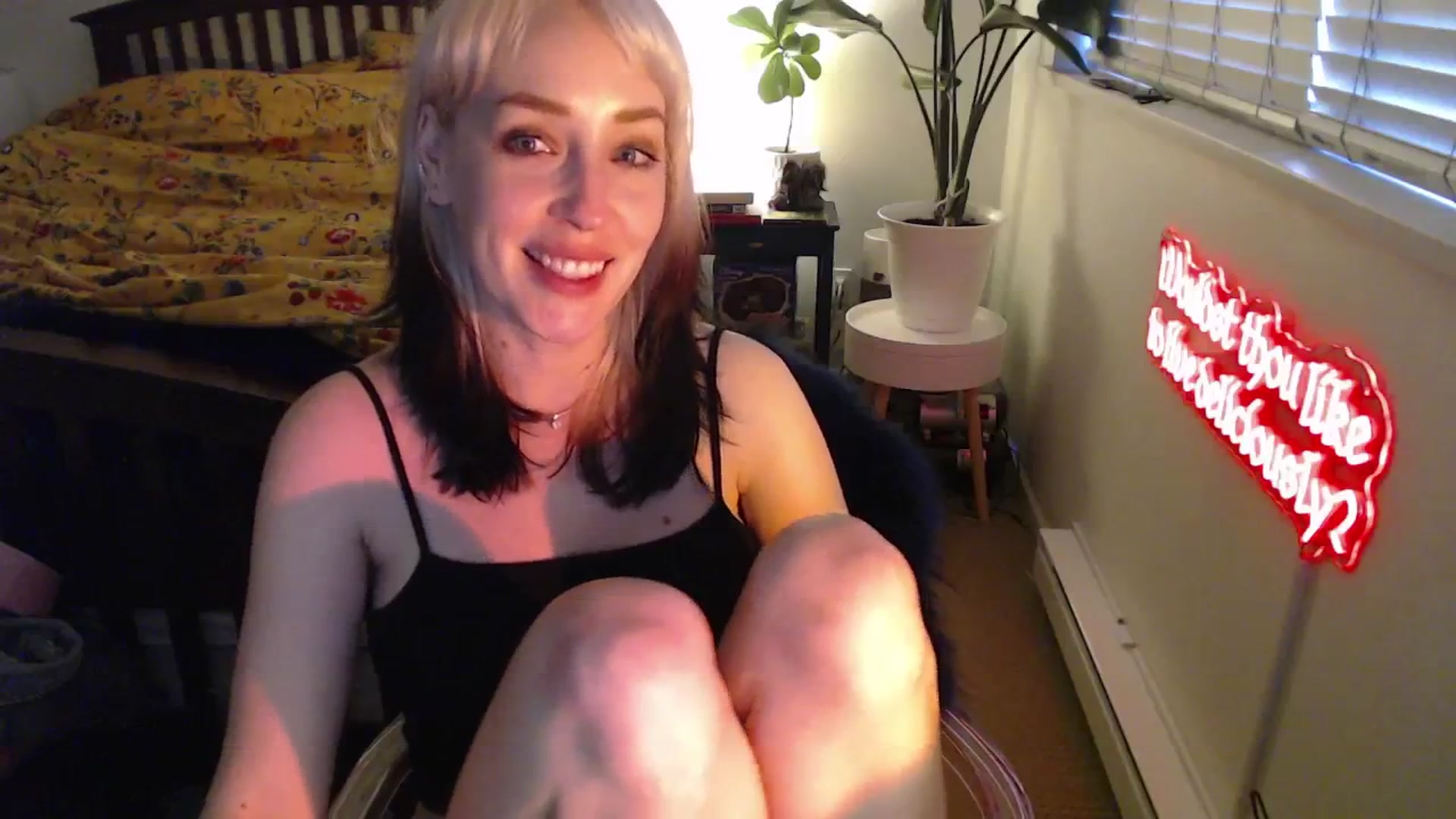 Gallery image thumbnail from NahlaHoney's myfreecams stream on, 04/25/2025, 04:22 image 6 of 20