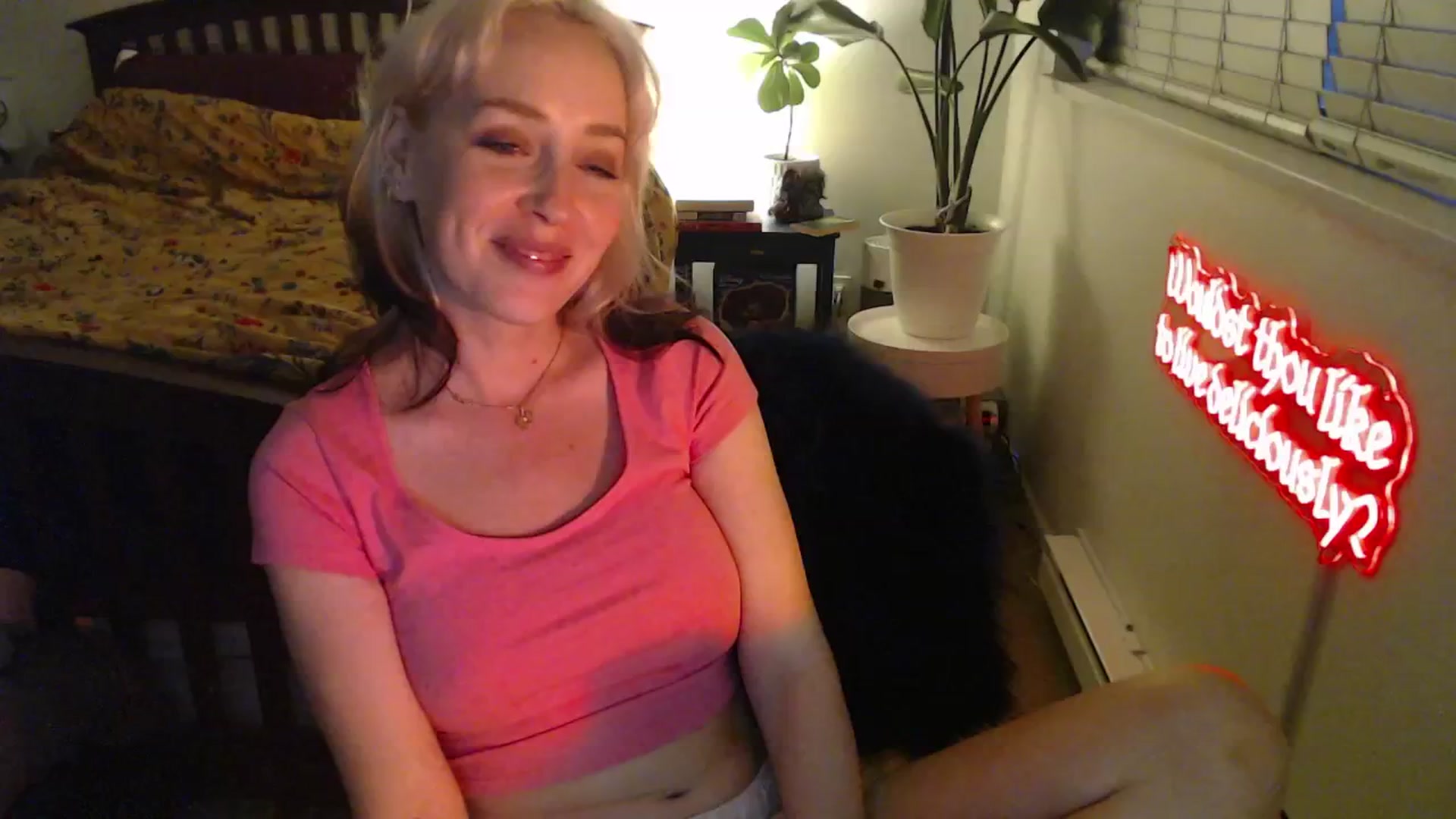 Gallery image thumbnail from NahlaHoney's myfreecams stream on, 04/28/2025, 04:05 image 17 of 20