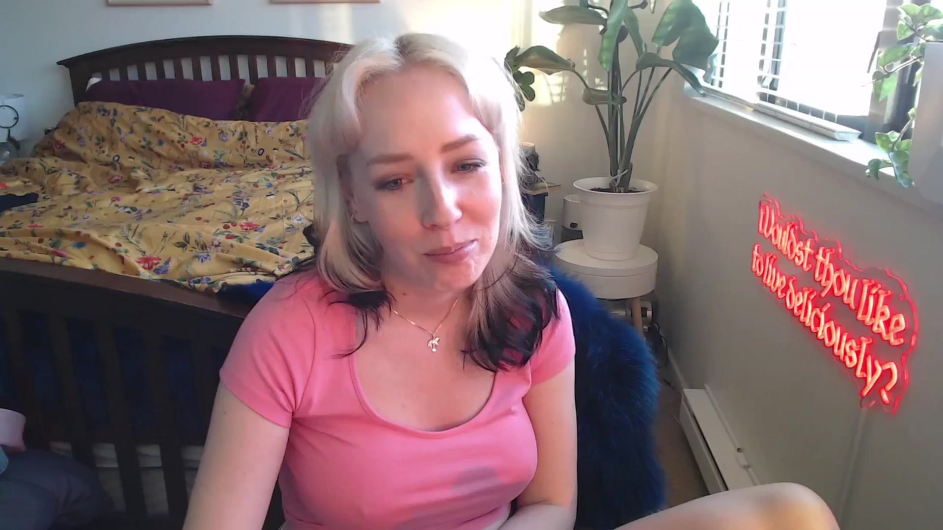 Gallery image thumbnail from NahlaHoney's myfreecams stream on, 04/28/2025, 04:05 image 5 of 20