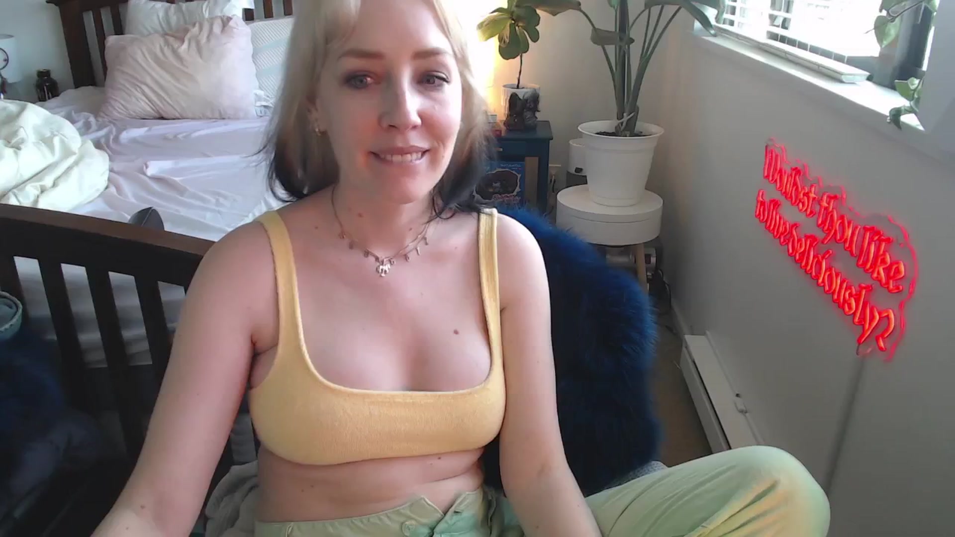 Gallery image thumbnail from NahlaHoney's myfreecams stream on, 05/04/2025, 04:31 image 1 of 20