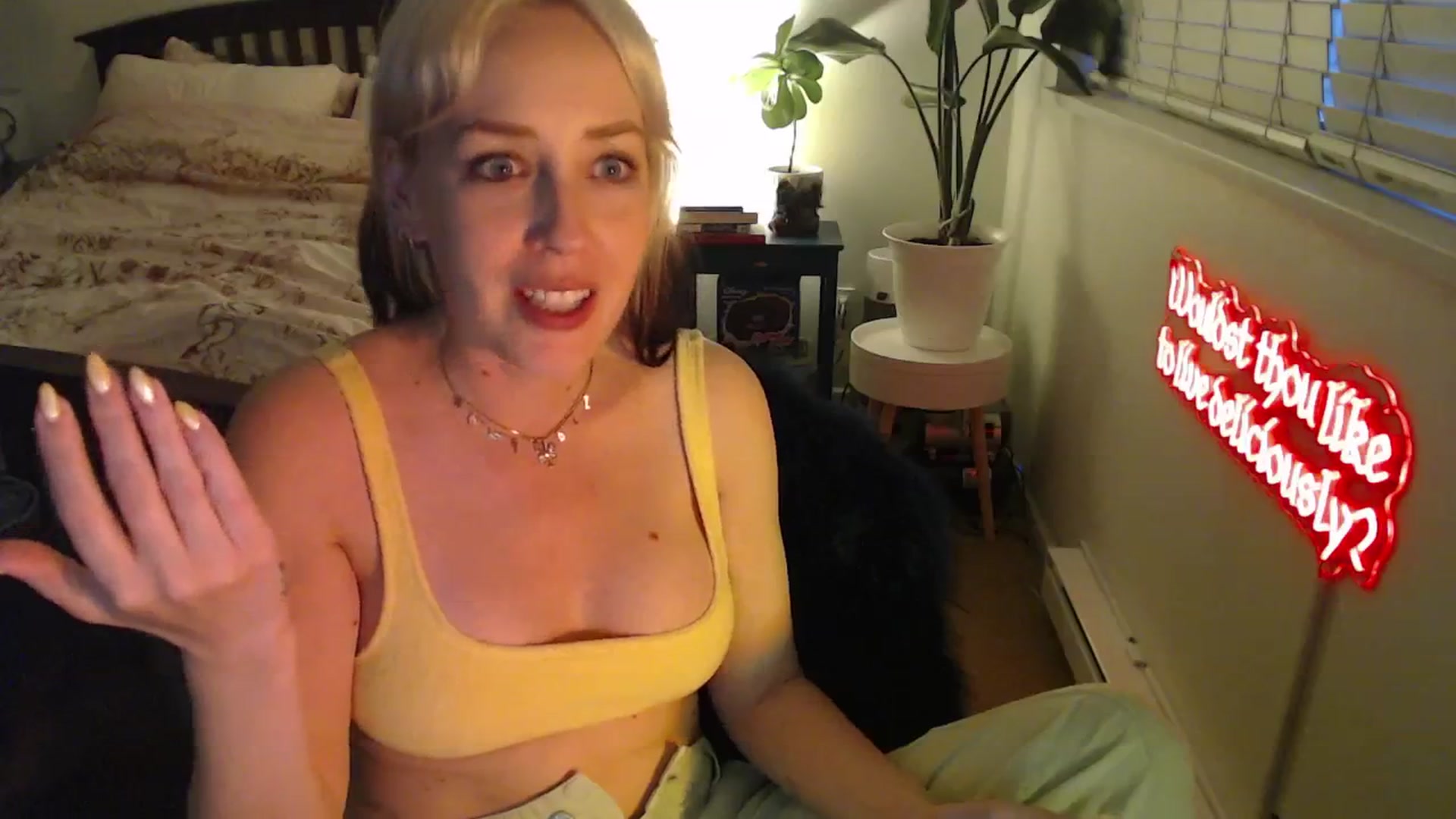 Gallery image thumbnail from NahlaHoney's myfreecams stream on, 05/04/2025, 04:31 image 16 of 20