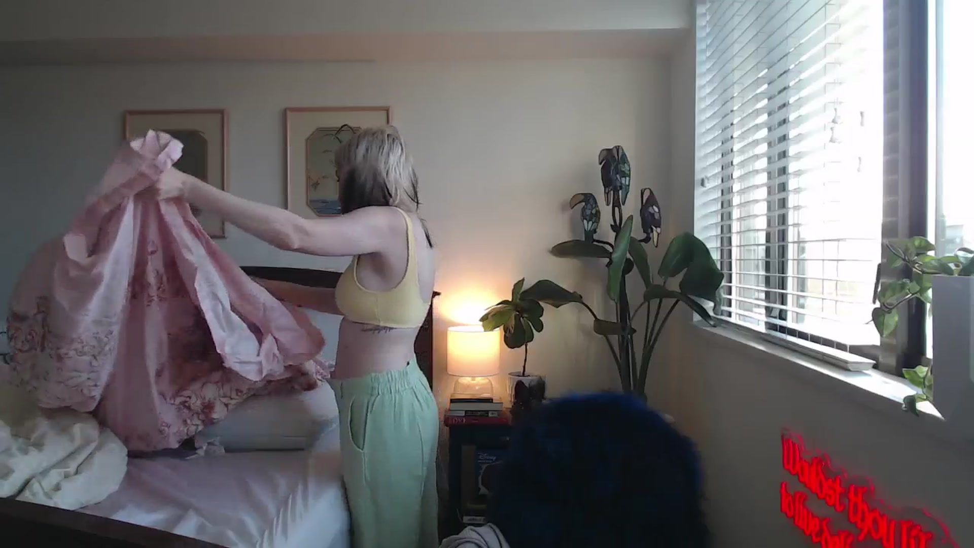 Gallery image thumbnail from NahlaHoney's myfreecams stream on, 05/04/2025, 04:31 image 6 of 20