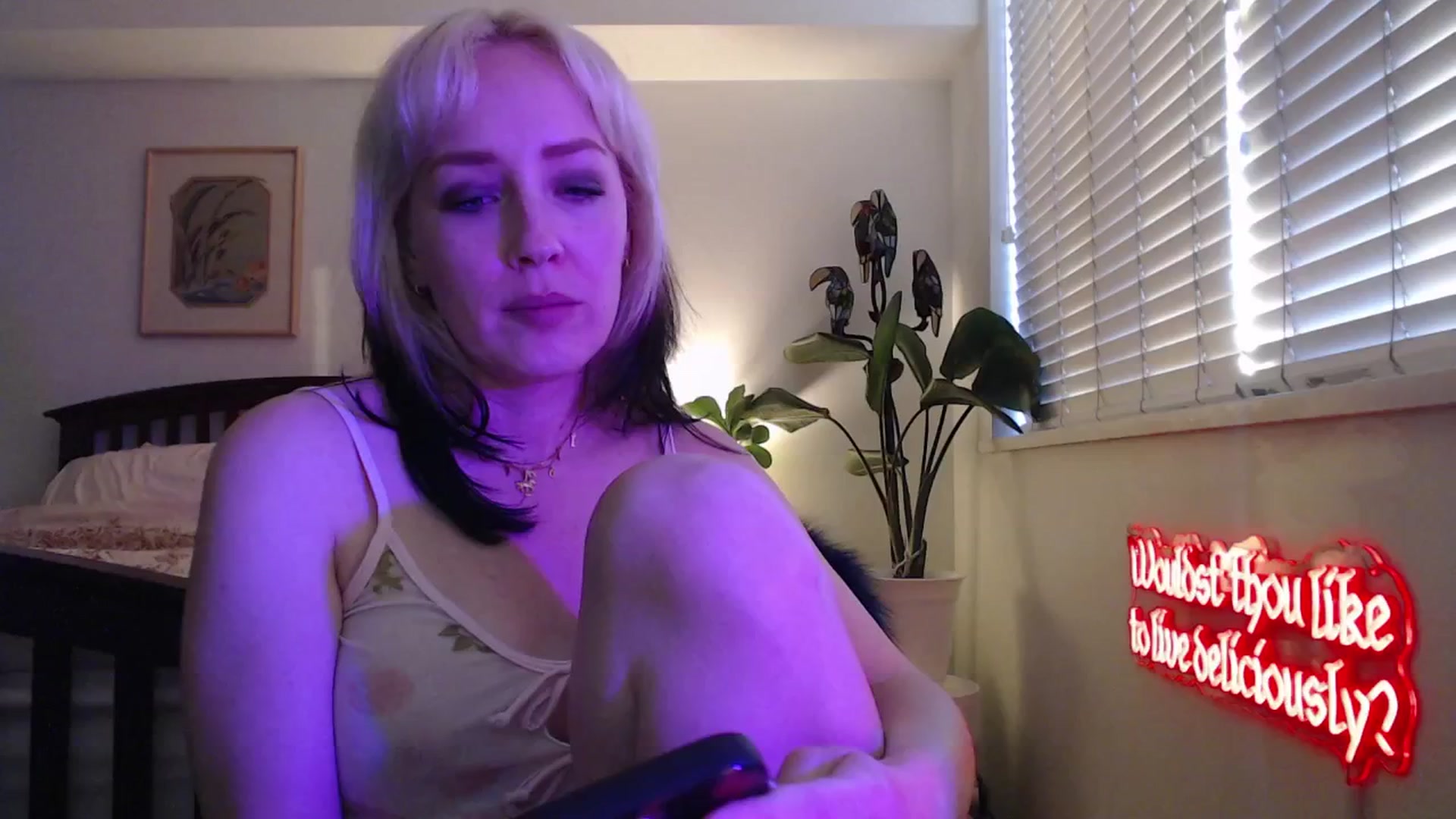 Gallery image thumbnail from NahlaHoney's myfreecams stream on, 05/06/2025, 03:24 image 16 of 20