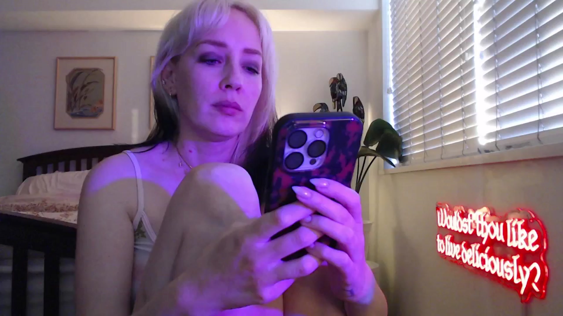 Gallery image thumbnail from NahlaHoney's myfreecams stream on, 05/06/2025, 03:24 image 14 of 20