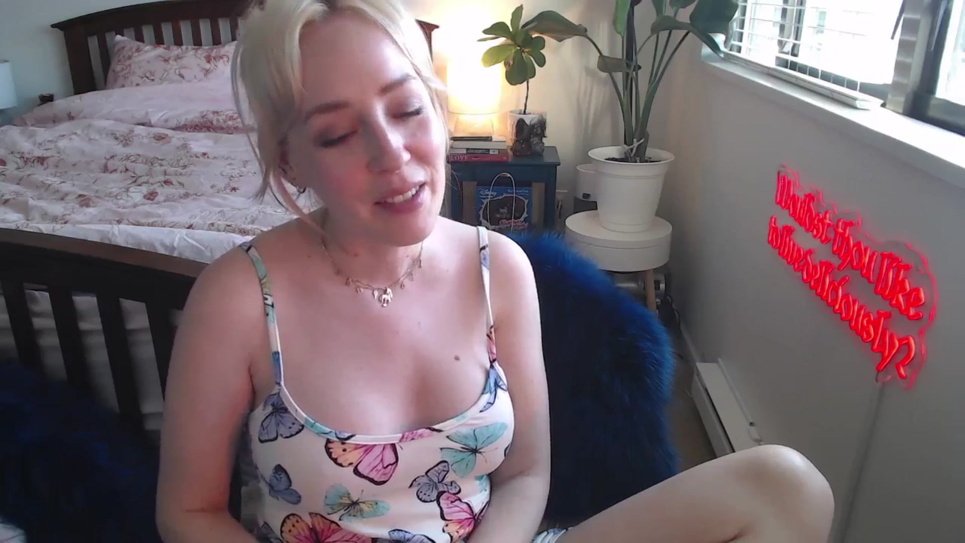 Gallery image thumbnail from NahlaHoney's myfreecams stream on, 05/13/2025, 03:50 image 3 of 20