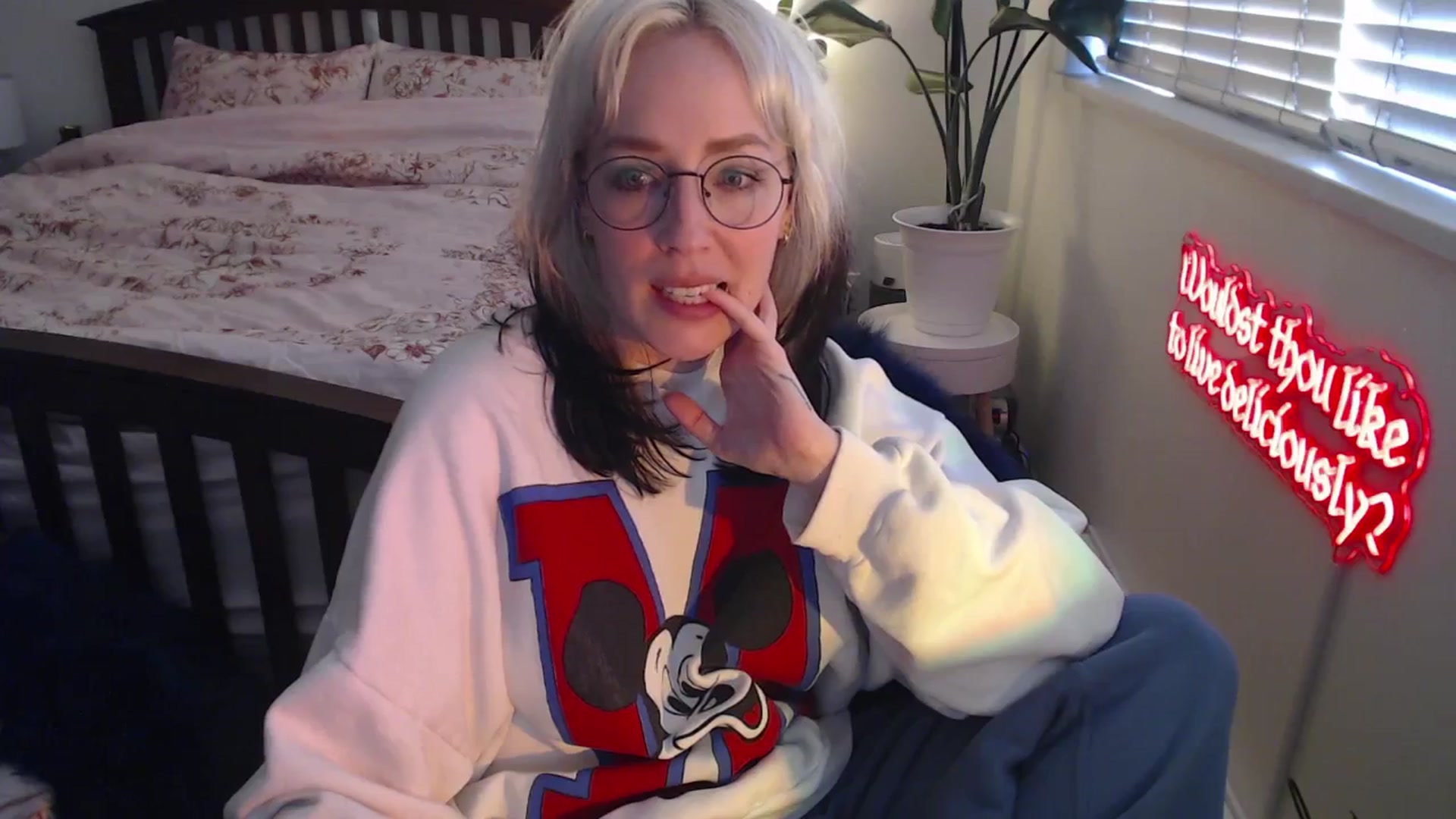 Gallery image thumbnail from NahlaHoney's myfreecams stream on, 05/13/2025, 03:50 image 13 of 20