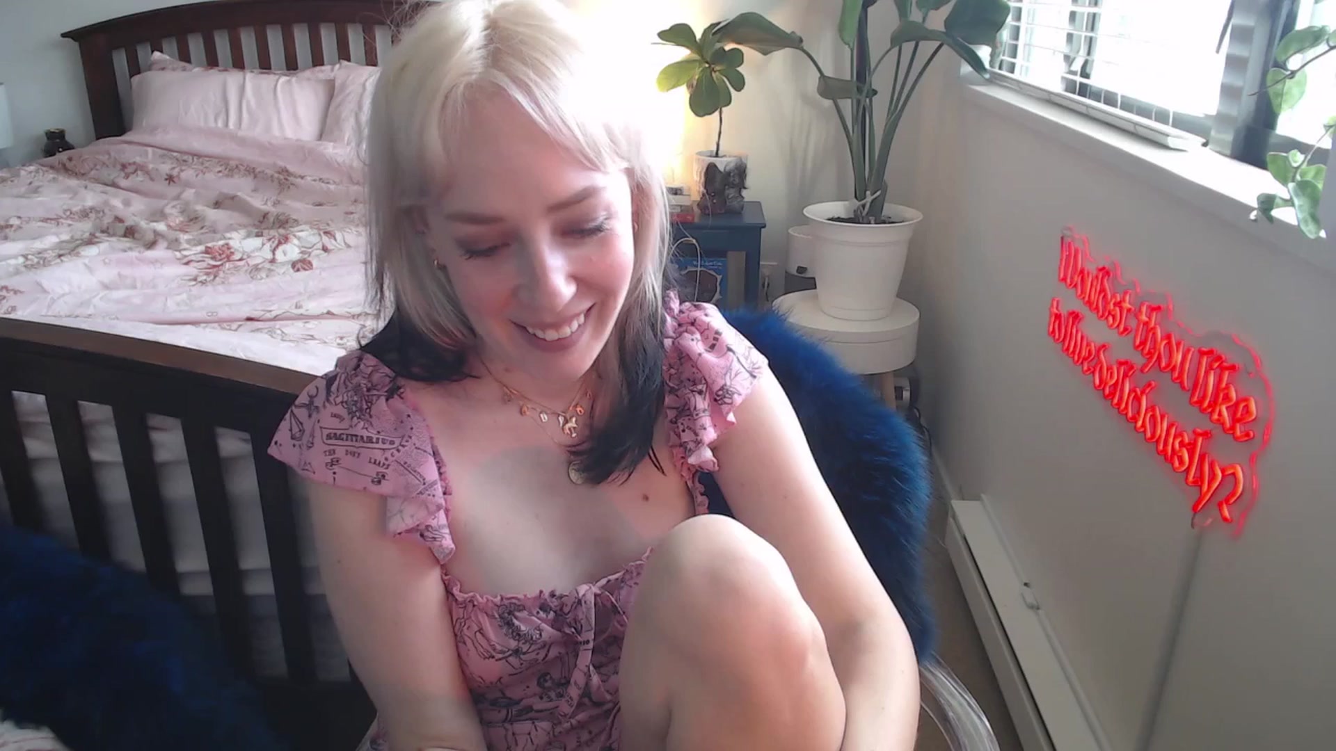 Gallery image thumbnail from NahlaHoney's myfreecams stream on, 05/15/2025, 02:46 image 8 of 20