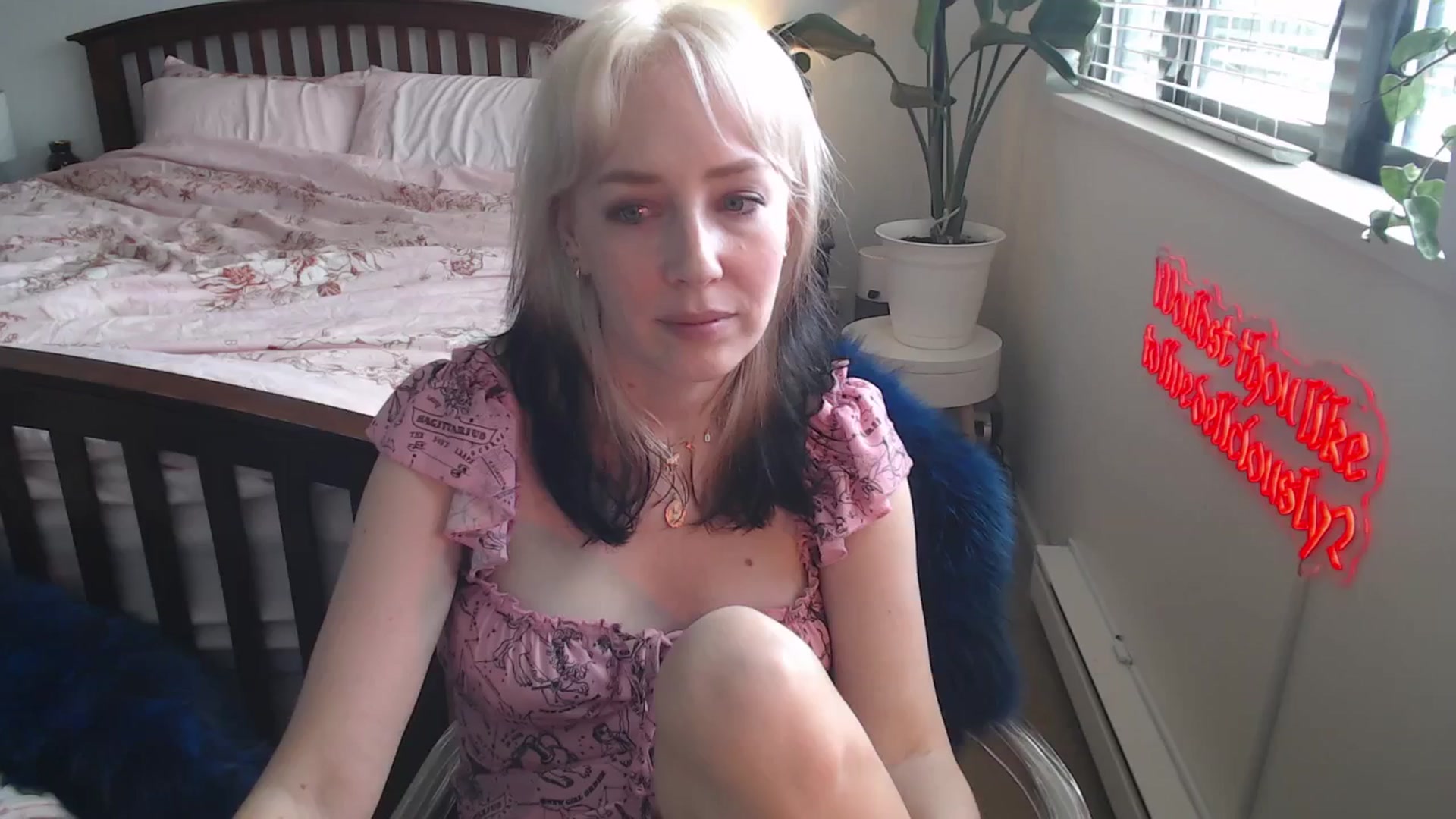 Gallery image thumbnail from NahlaHoney's myfreecams stream on, 05/15/2025, 02:46 image 13 of 20