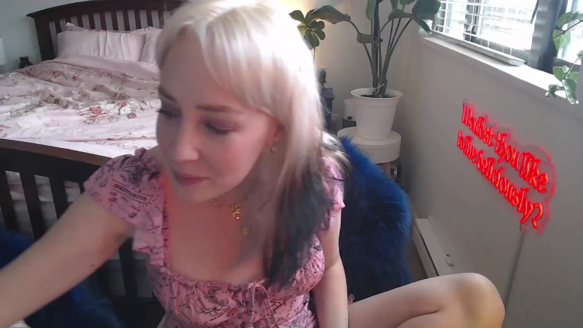 Gallery image thumbnail from NahlaHoney's myfreecams stream on, 05/15/2025, 02:46 image 10 of 20