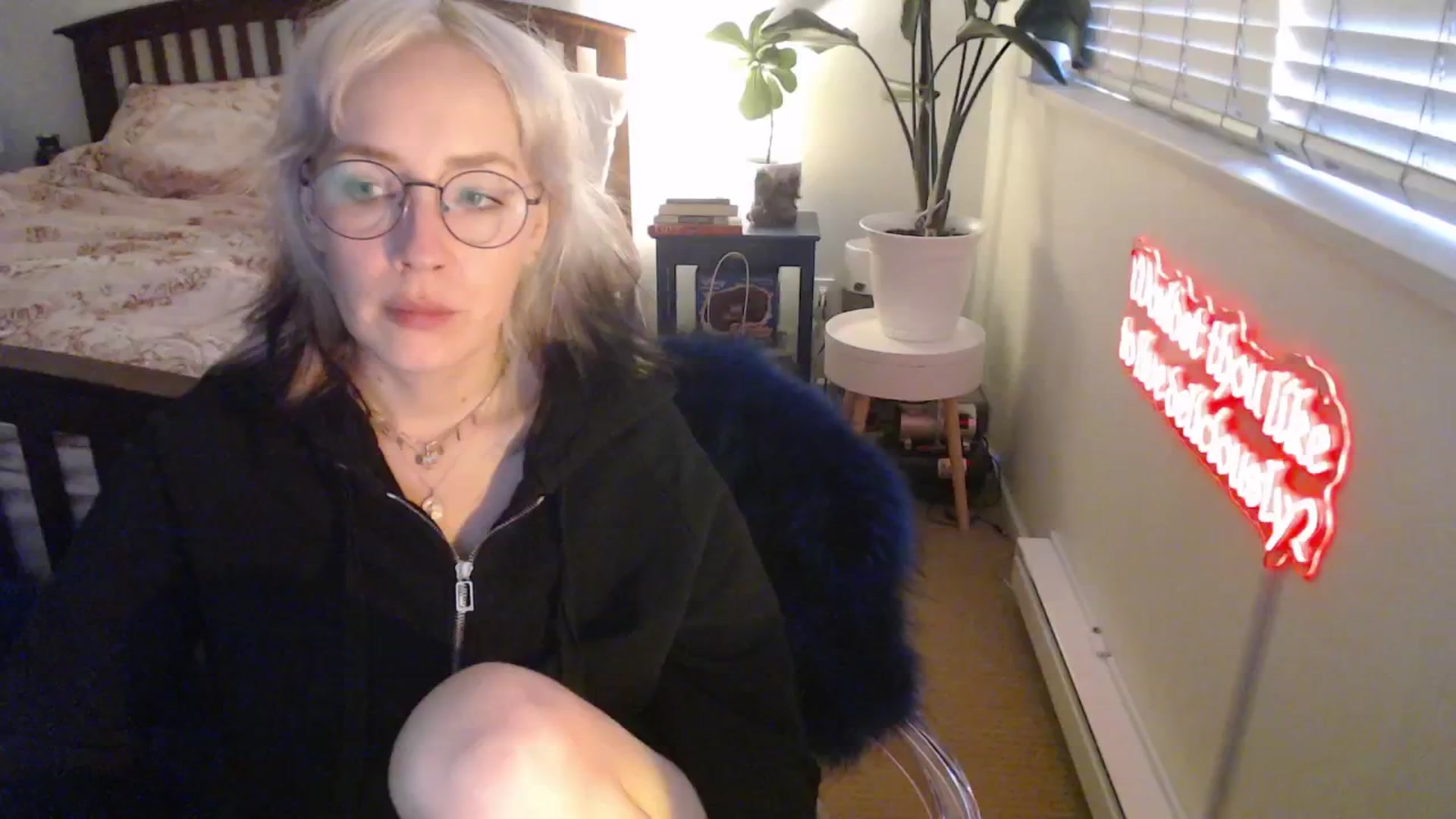 Gallery image thumbnail from NahlaHoney's myfreecams stream on, 05/19/2025, 03:30 image 20 of 20