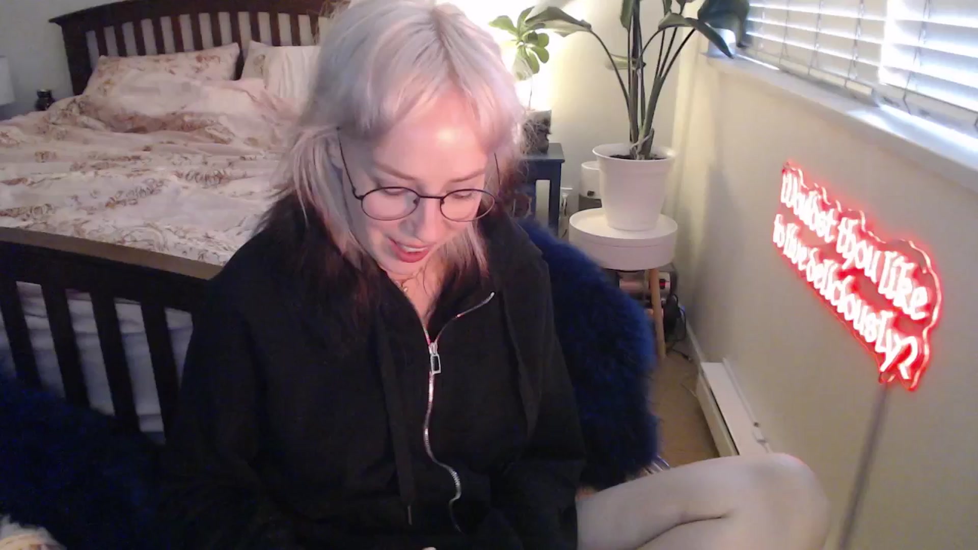 Gallery image thumbnail from NahlaHoney's myfreecams stream on, 05/19/2025, 03:30 image 5 of 20