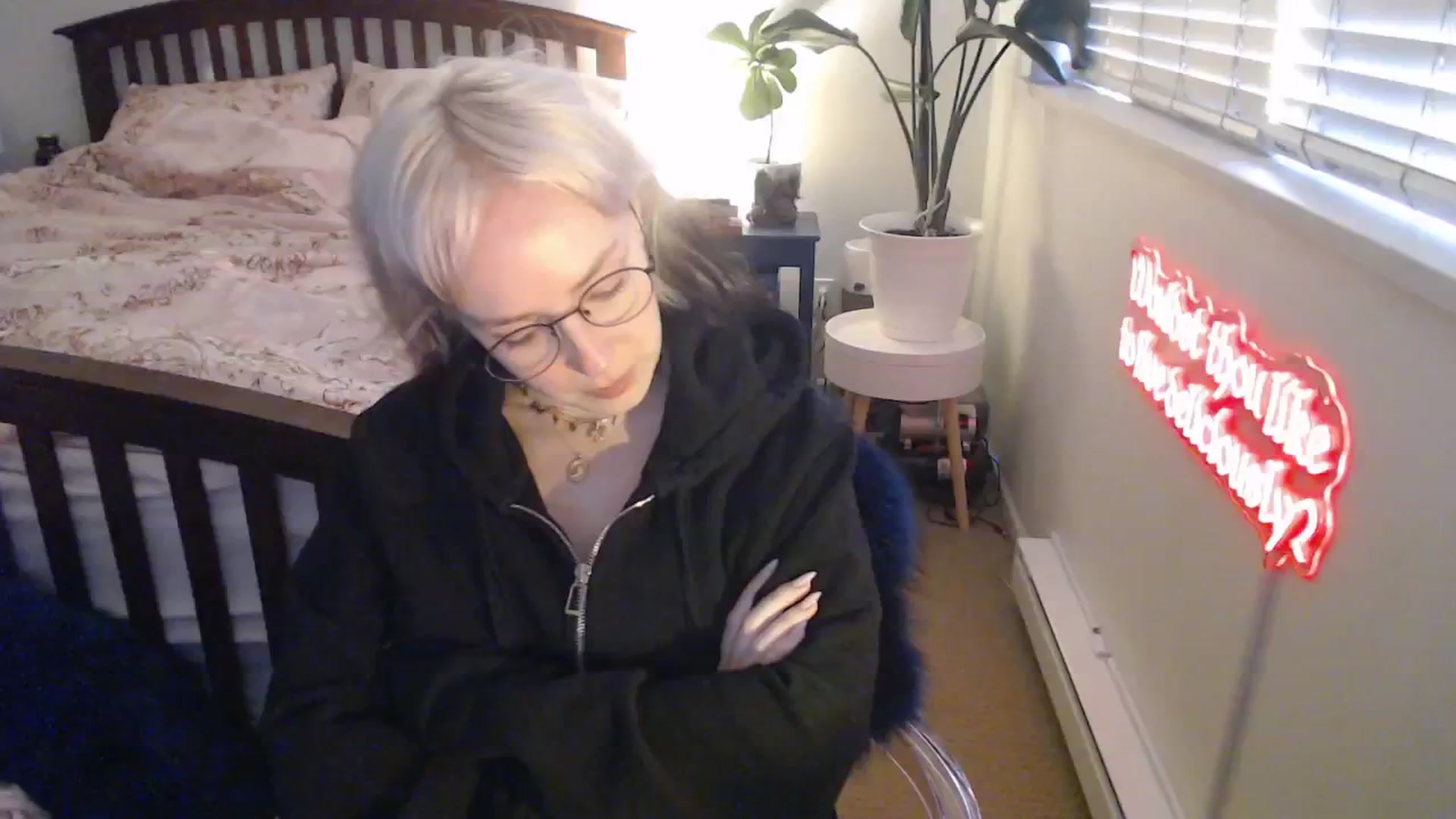 Gallery image thumbnail from NahlaHoney's myfreecams stream on, 05/19/2025, 03:30 image 17 of 20