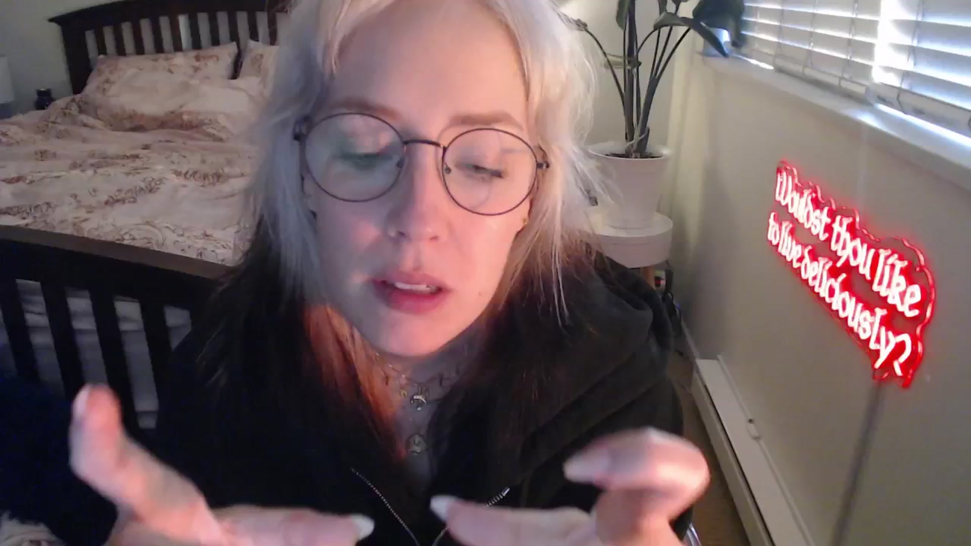 Gallery image thumbnail from NahlaHoney's myfreecams stream on, 05/19/2025, 03:30 image 15 of 20