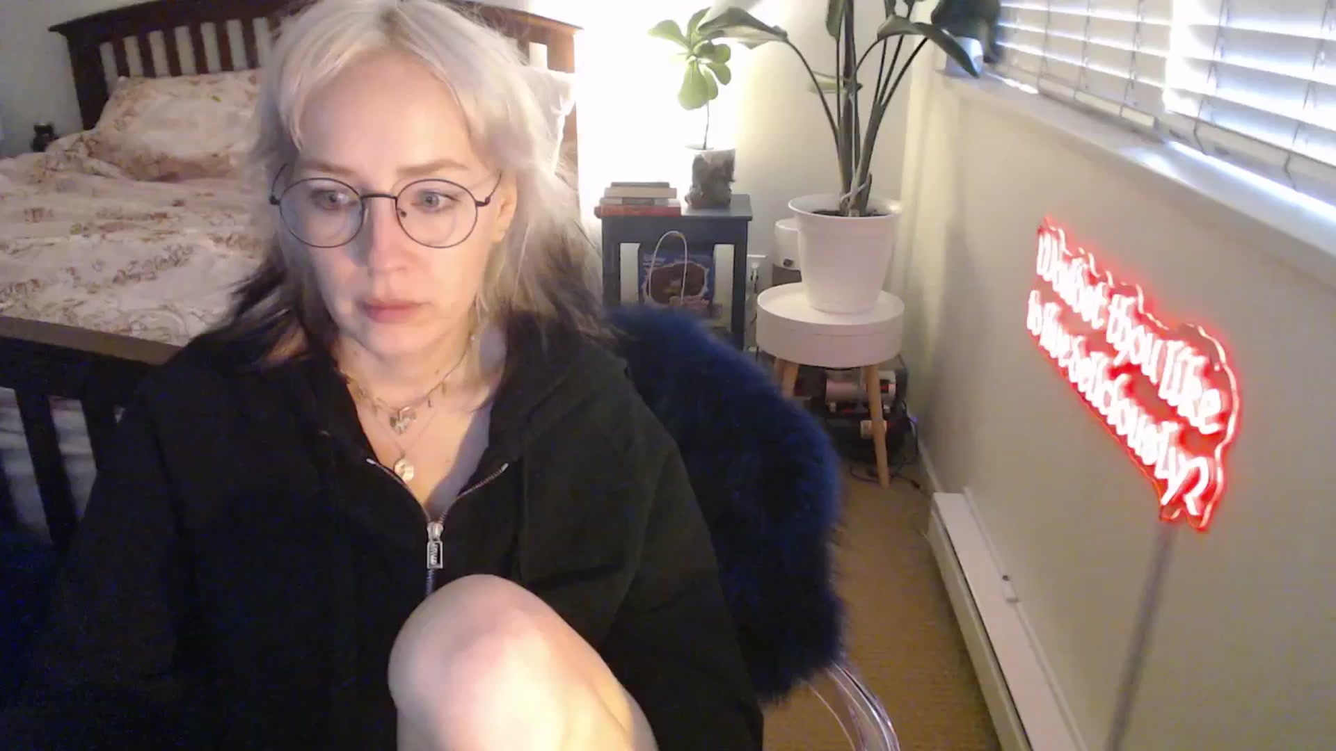 Gallery image thumbnail from NahlaHoney's myfreecams stream on, 05/19/2025, 03:30 image 19 of 20