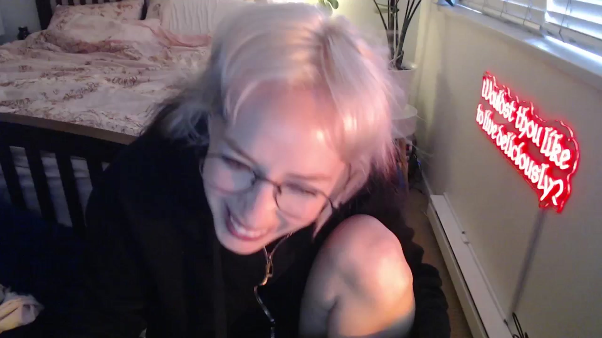 Gallery image thumbnail from NahlaHoney's myfreecams stream on, 05/19/2025, 03:30 image 3 of 20