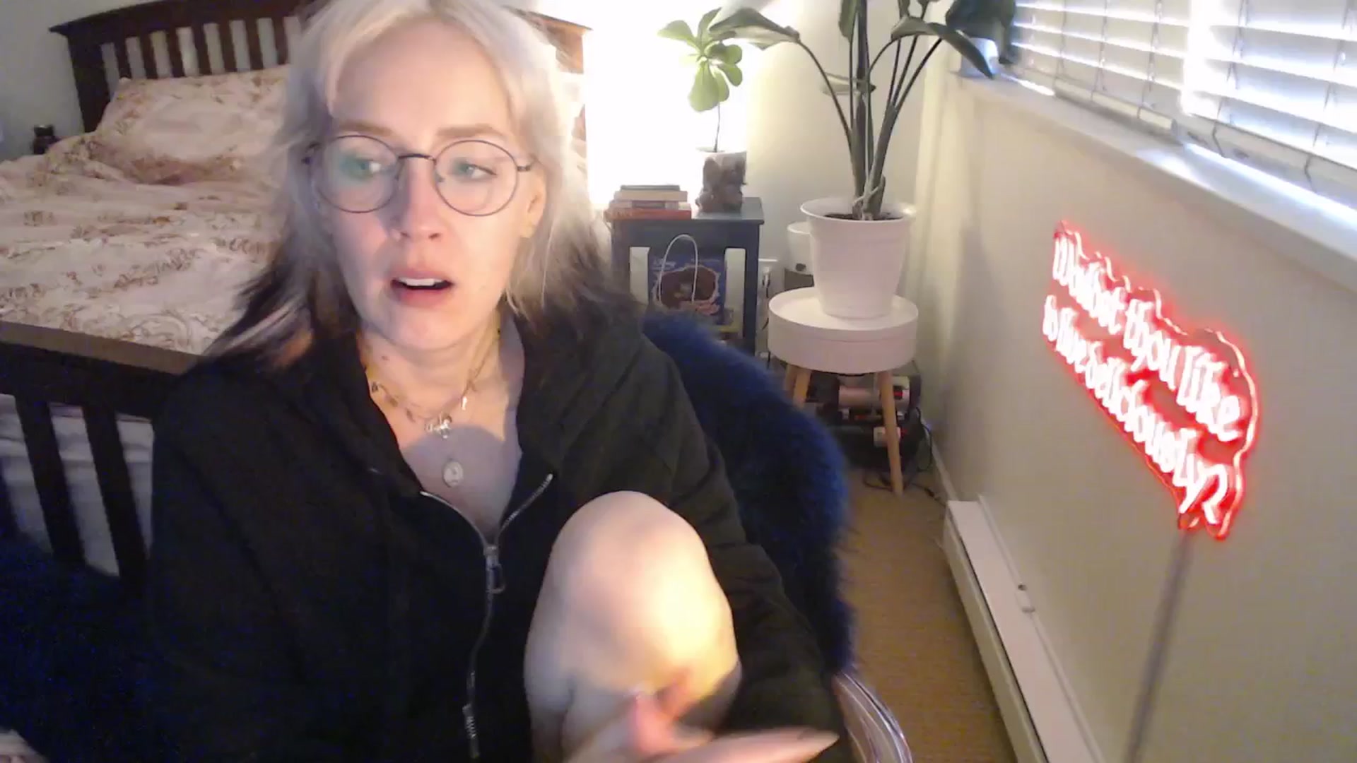 Gallery image thumbnail from NahlaHoney's myfreecams stream on, 05/19/2025, 03:30 image 18 of 20