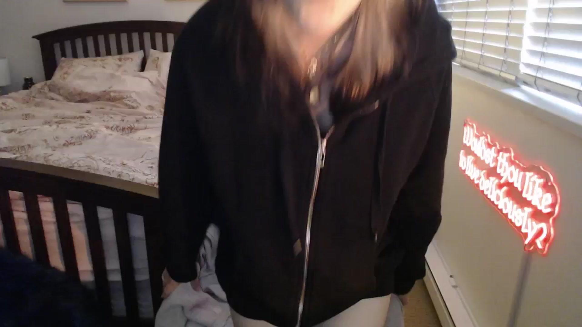 Gallery image thumbnail from NahlaHoney's myfreecams stream on, 05/19/2025, 03:30 image 1 of 20