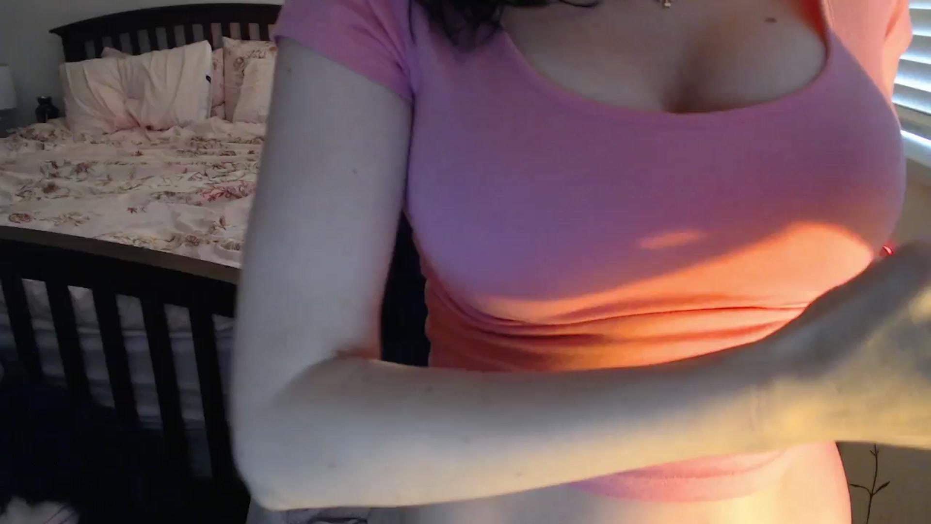 Gallery image thumbnail from NahlaHoney's myfreecams stream on, 05/26/2025, 02:59 image 13 of 20