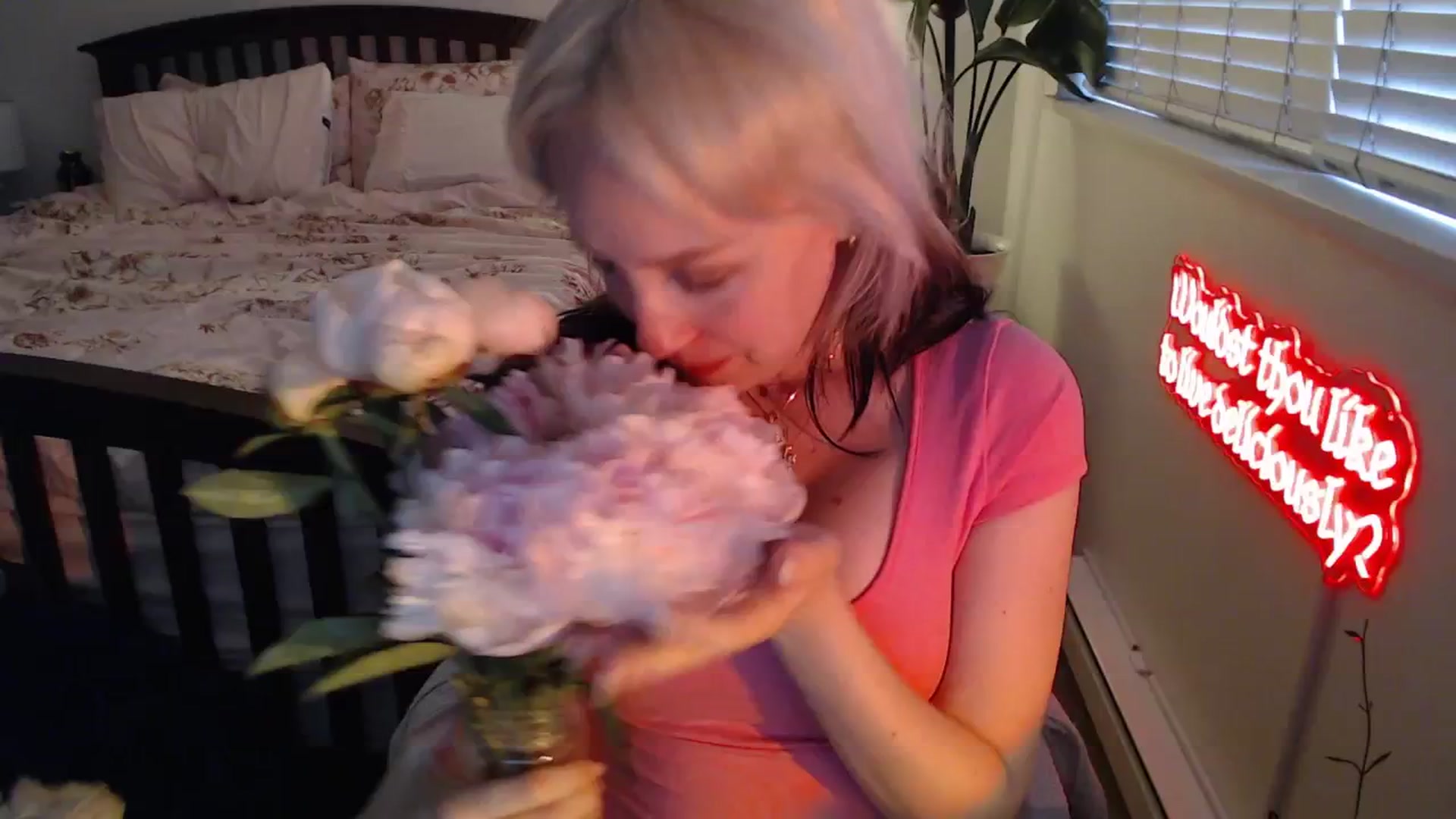 Gallery image thumbnail from NahlaHoney's myfreecams stream on, 05/26/2025, 02:59 image 20 of 20
