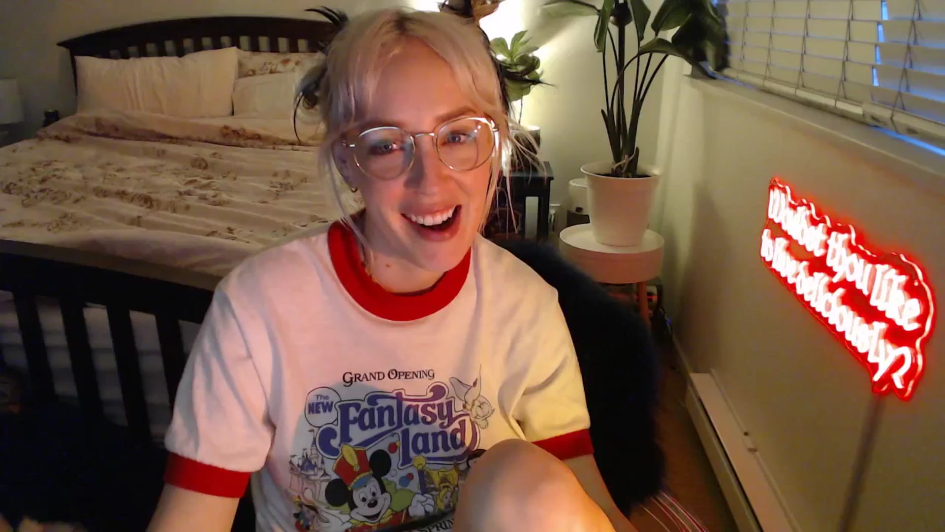 Gallery image thumbnail from NahlaHoney's myfreecams stream on, 05/27/2025, 04:35 image 18 of 20