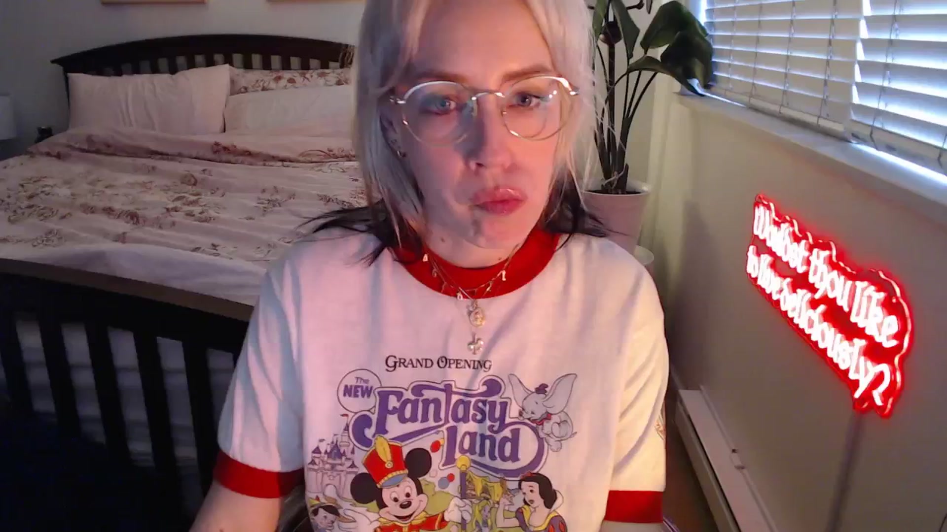 Gallery image thumbnail from NahlaHoney's myfreecams stream on, 05/27/2025, 04:35 image 12 of 20