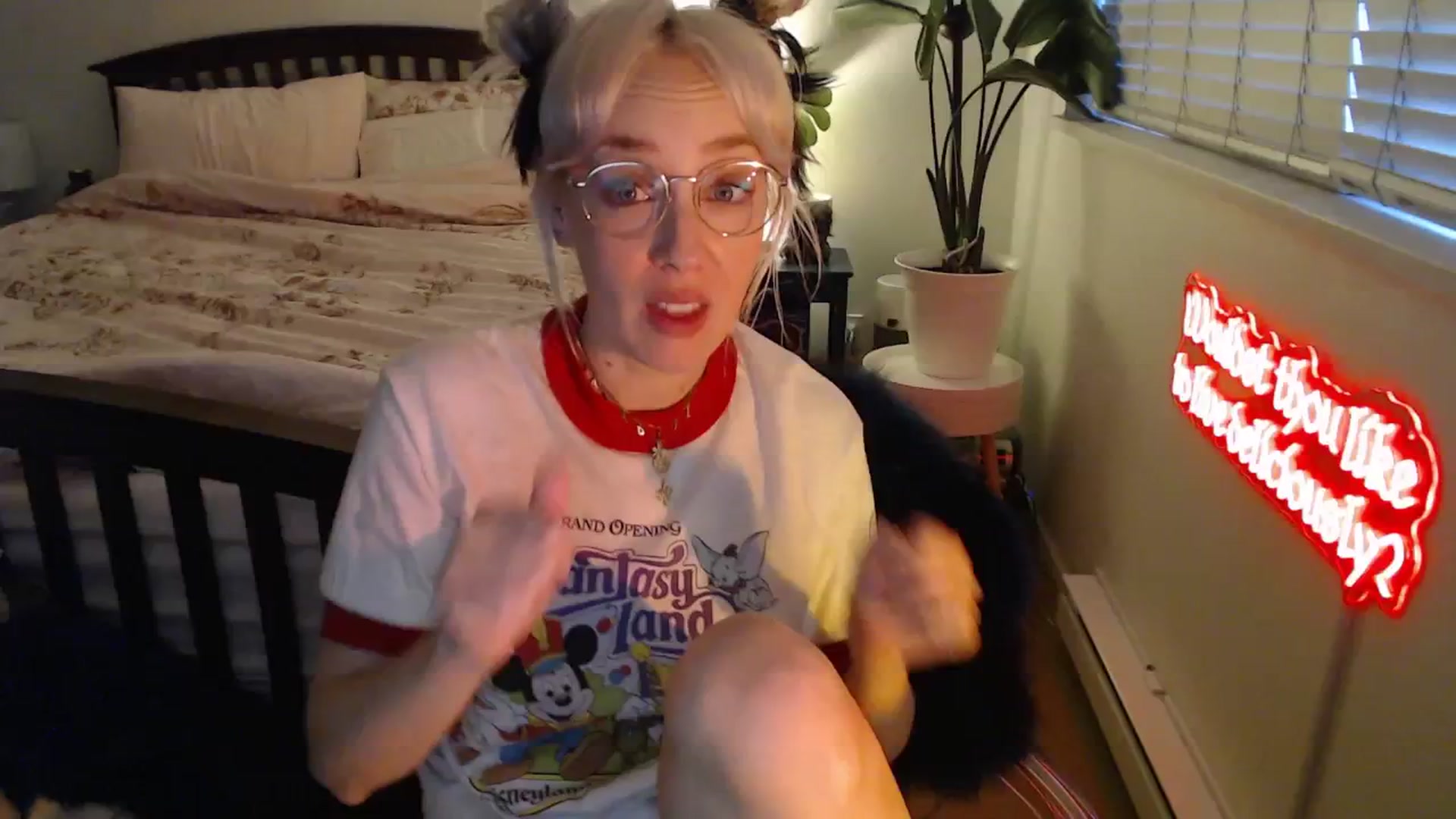 Gallery image thumbnail from NahlaHoney's myfreecams stream on, 05/27/2025, 04:35 image 16 of 20