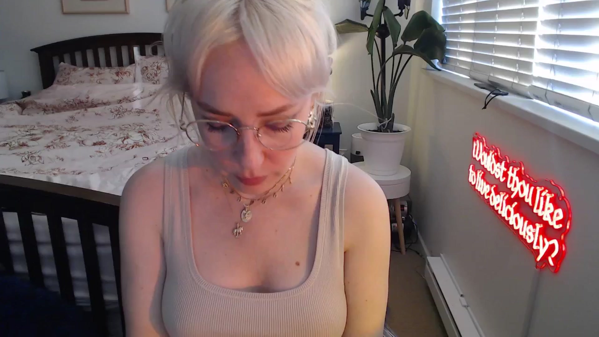 Gallery image thumbnail from NahlaHoney's myfreecams stream on, 05/30/2025, 04:02 image 13 of 20
