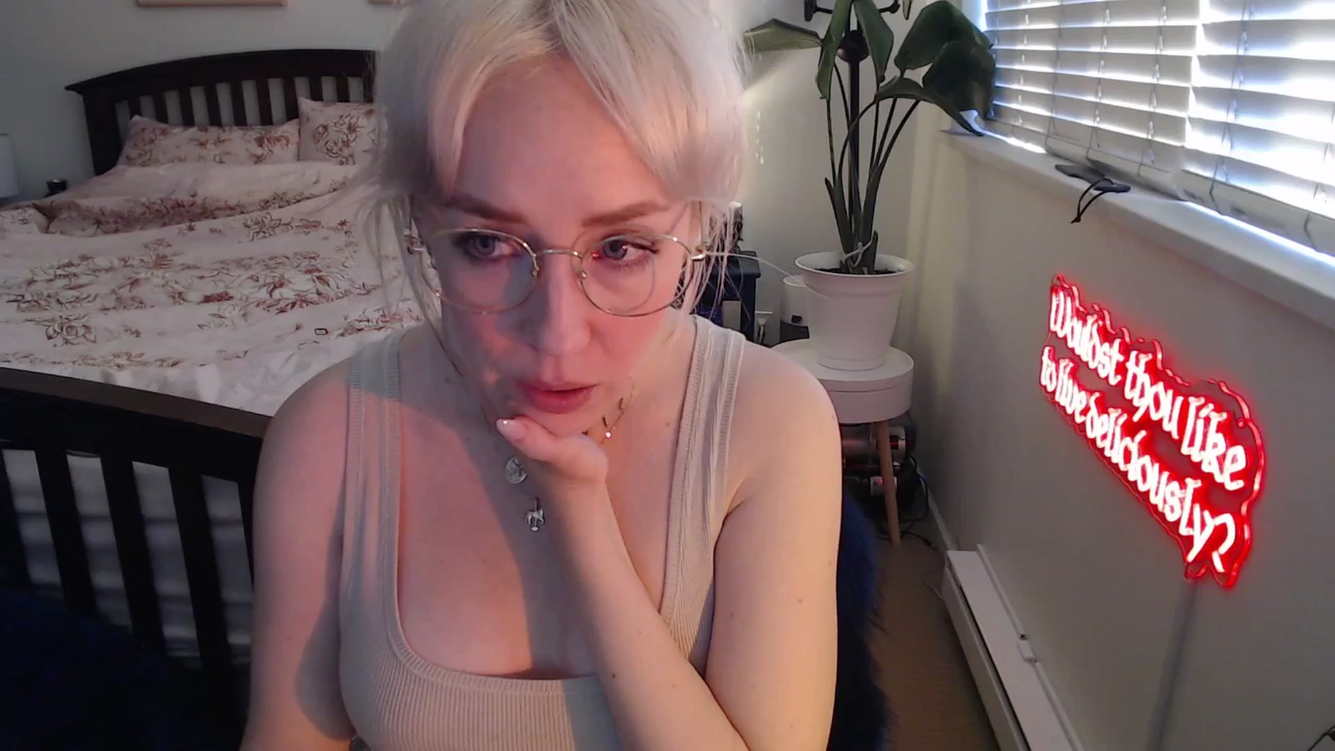Gallery image thumbnail from NahlaHoney's myfreecams stream on, 05/30/2025, 04:02 image 17 of 20