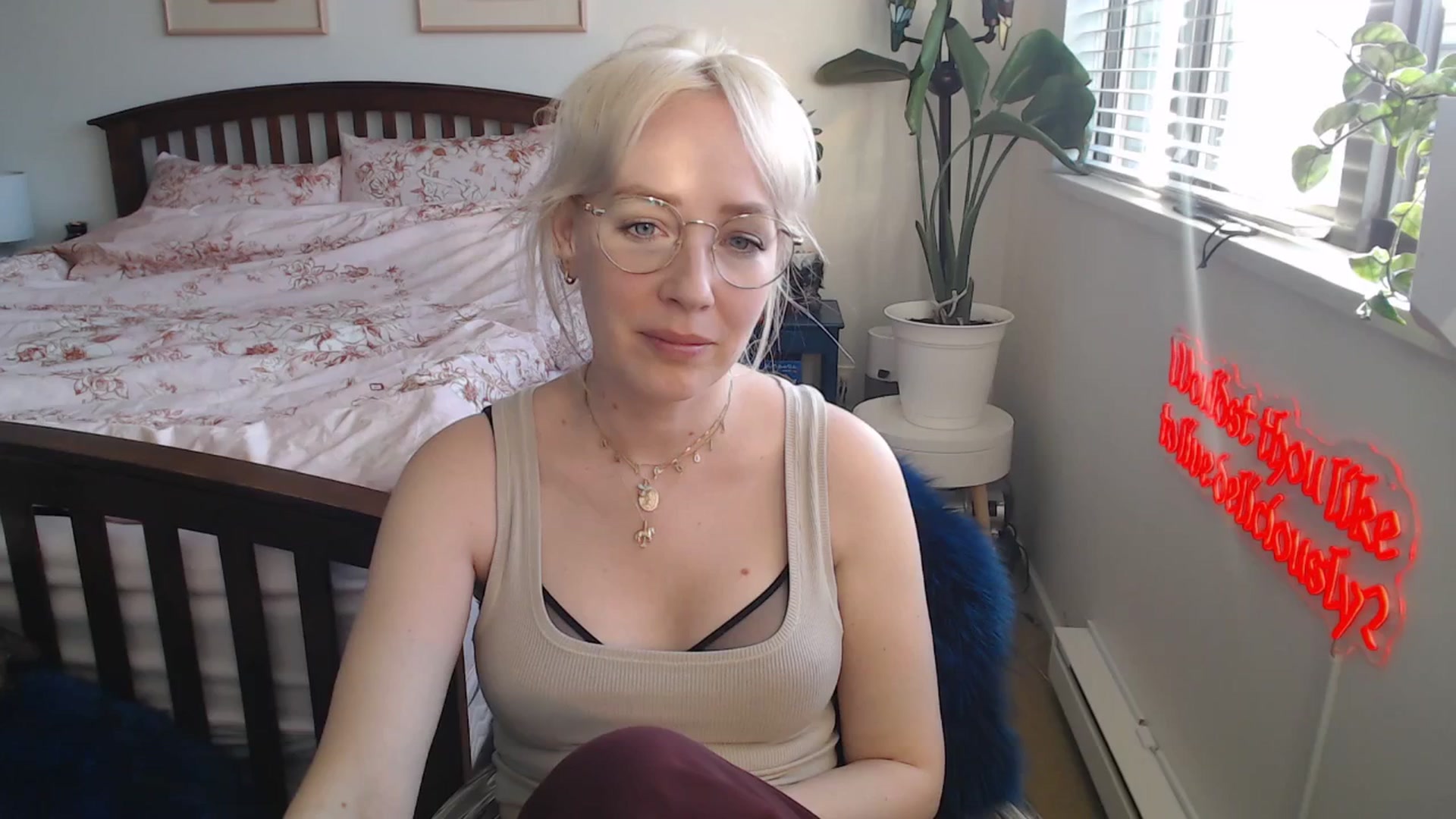 Gallery image thumbnail from NahlaHoney's myfreecams stream on, 05/30/2025, 04:02 image 10 of 20