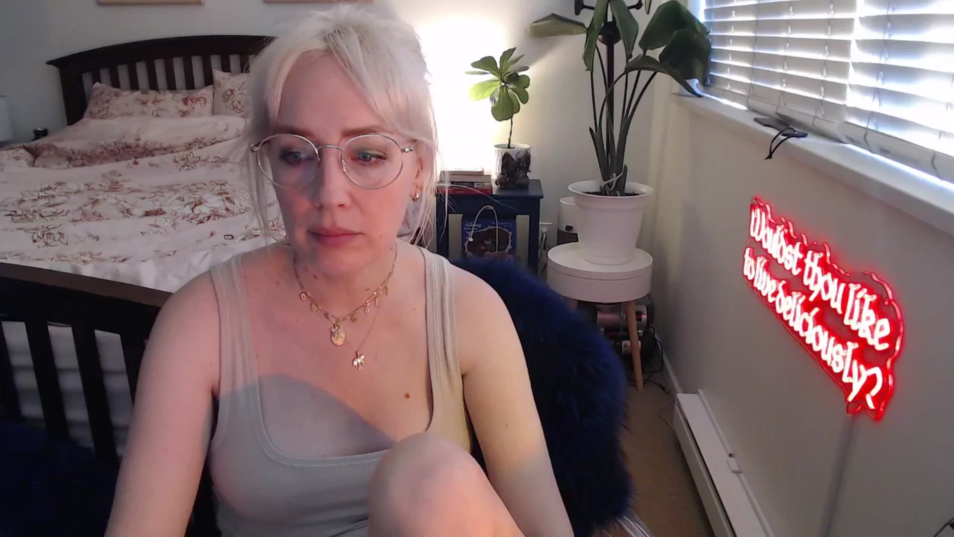 Gallery image thumbnail from NahlaHoney's myfreecams stream on, 05/30/2025, 04:02 image 16 of 20