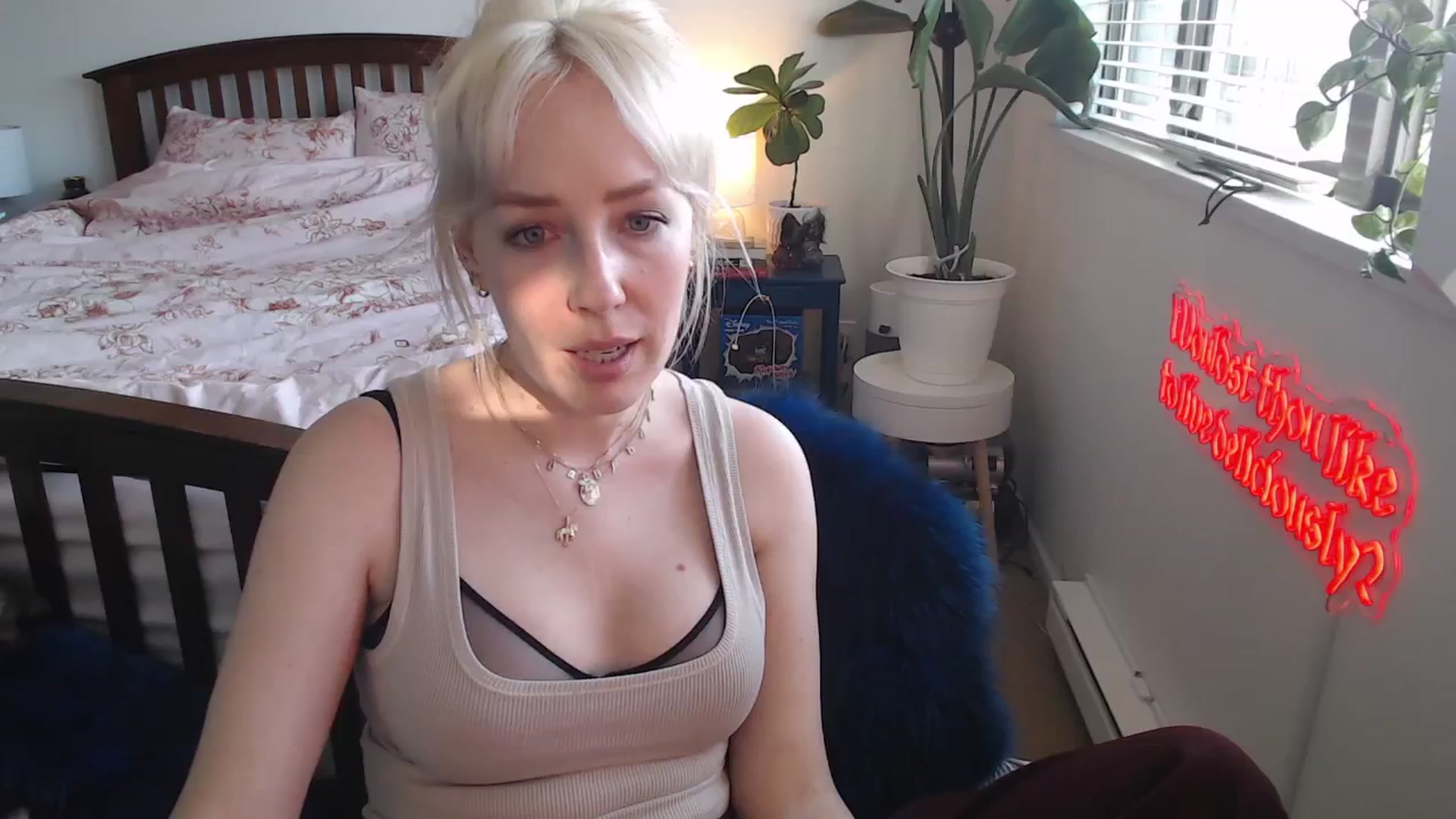 Gallery image thumbnail from NahlaHoney's myfreecams stream on, 05/30/2025, 04:02 image 4 of 20