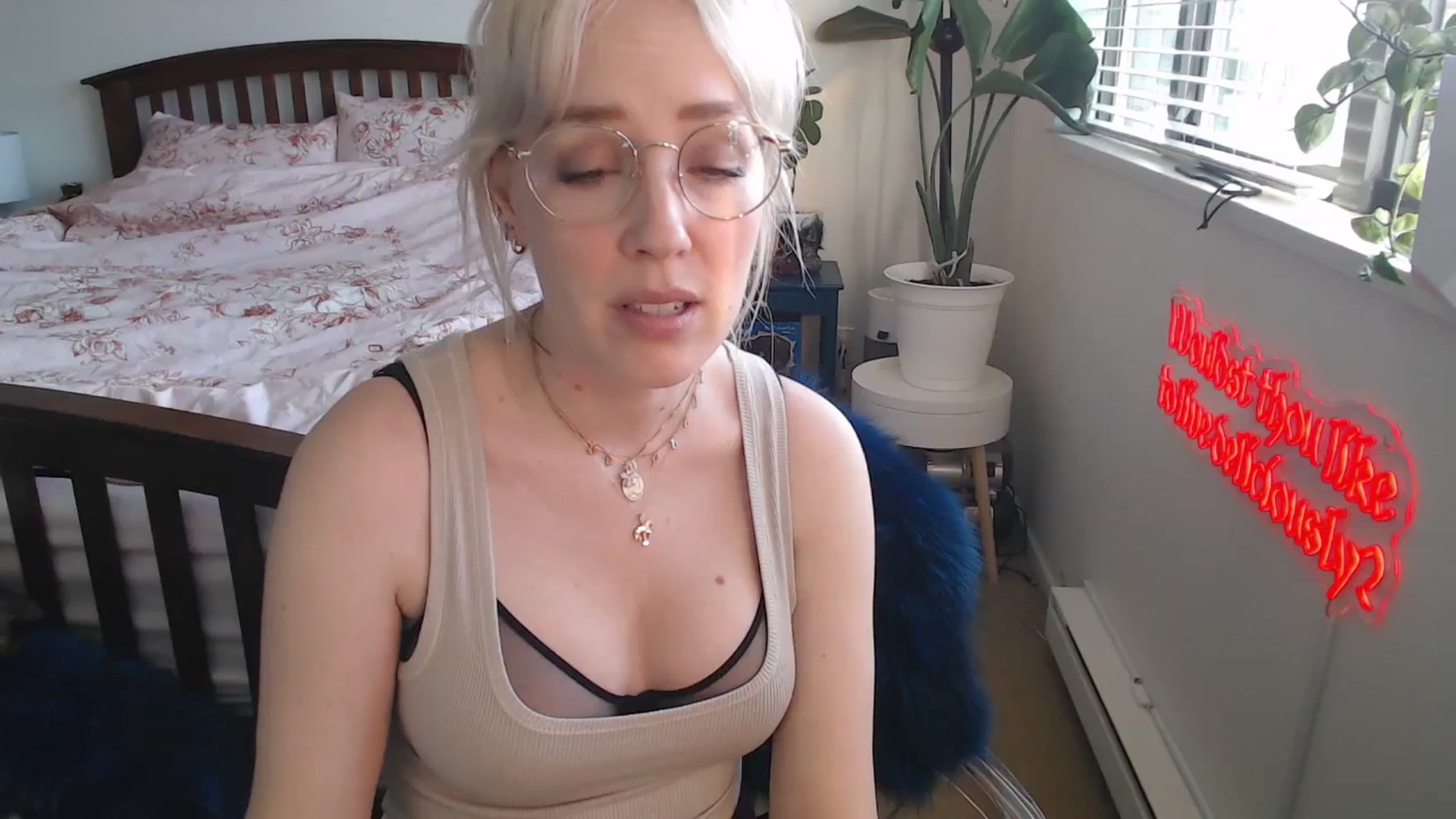 Gallery image thumbnail from NahlaHoney's myfreecams stream on, 05/30/2025, 04:02 image 6 of 20