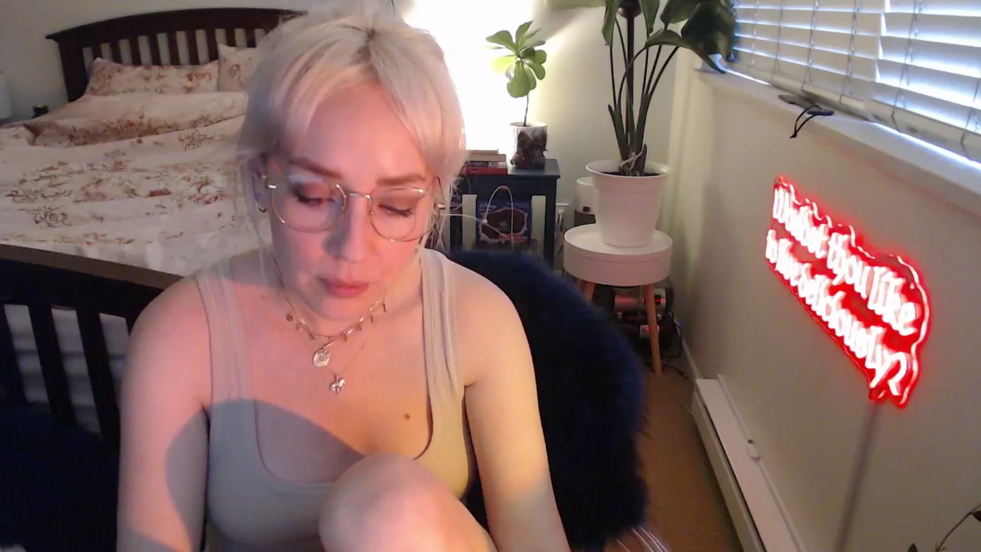 Gallery image thumbnail from NahlaHoney's myfreecams stream on, 05/30/2025, 04:02 image 19 of 20