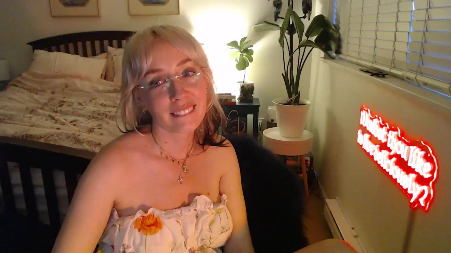 Gallery image thumbnail from NahlaHoney's myfreecams stream on, 05/31/2025, 04:25 image 19 of 20