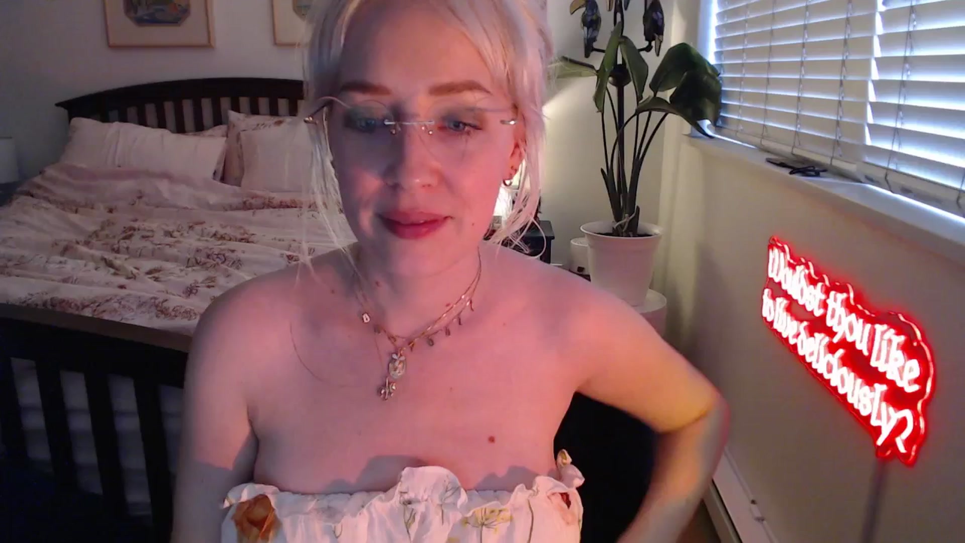 Gallery image thumbnail from NahlaHoney's myfreecams stream on, 05/31/2025, 04:25 image 9 of 20