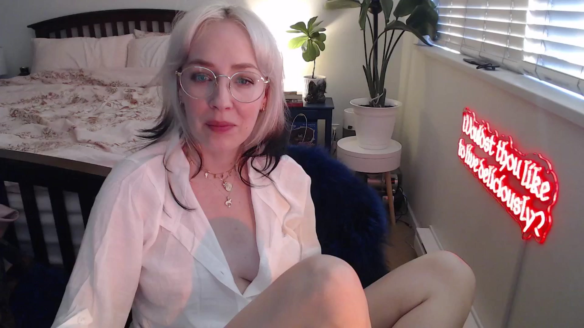 Gallery image thumbnail from NahlaHoney's myfreecams stream on, 06/02/2025, 04:53 image 12 of 20