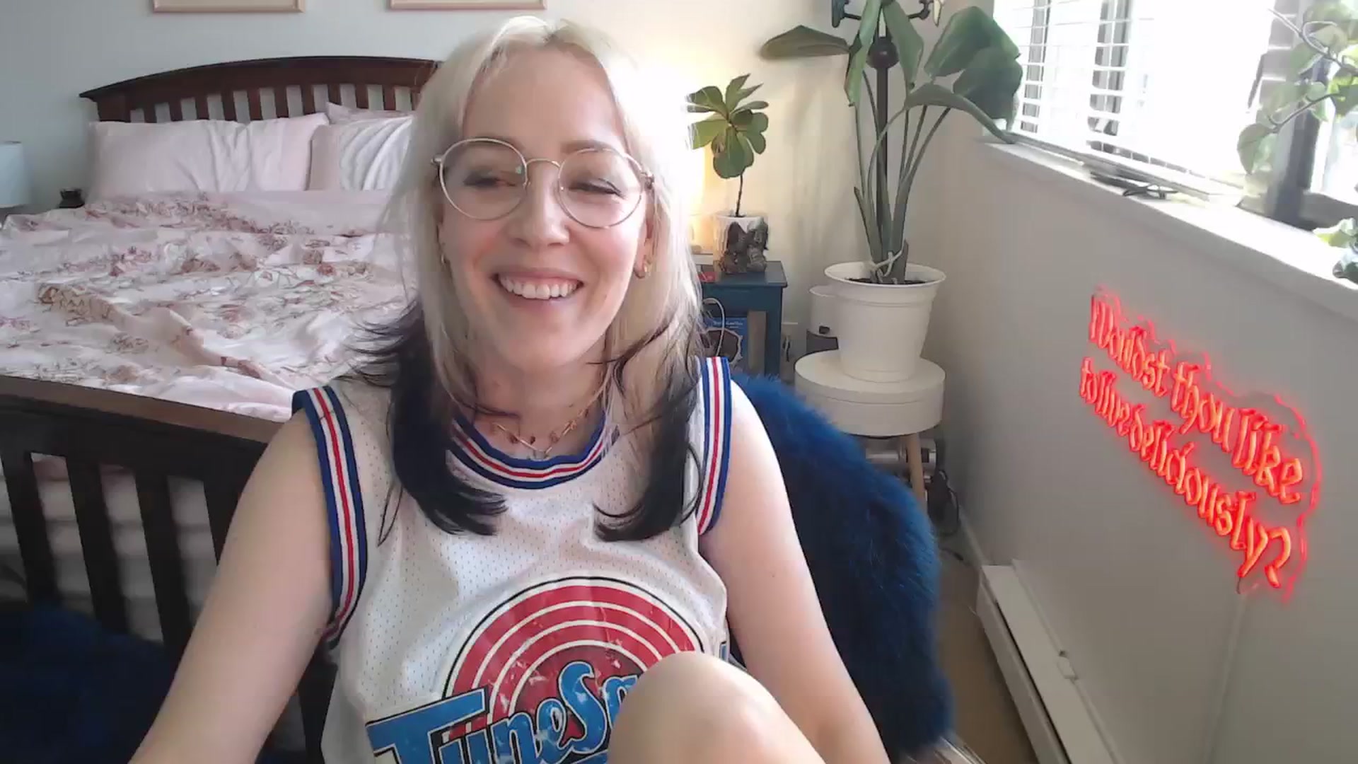 Gallery image thumbnail from NahlaHoney's myfreecams stream on, 06/02/2025, 04:53 image 5 of 20