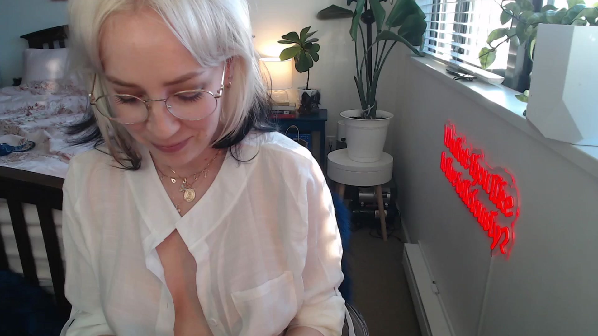 Gallery image thumbnail from NahlaHoney's myfreecams stream on, 06/02/2025, 04:53 image 10 of 20