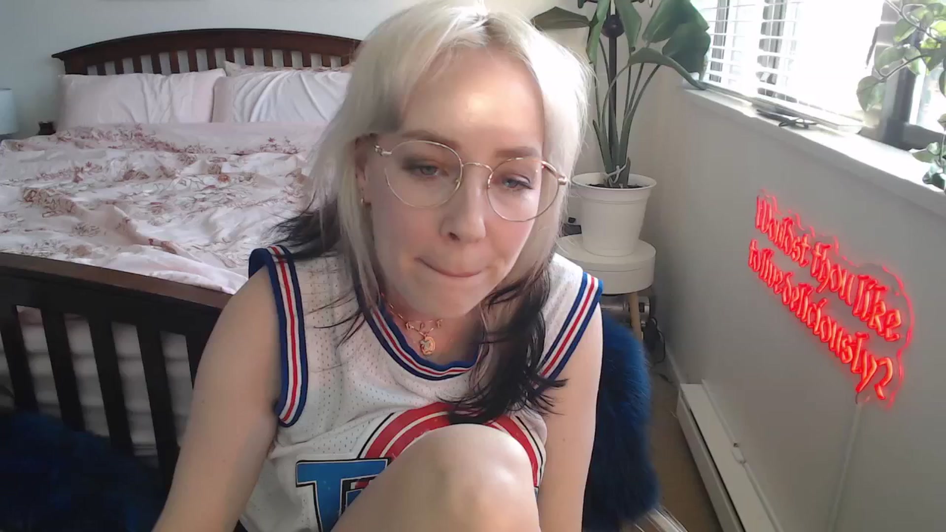 Gallery image thumbnail from NahlaHoney's myfreecams stream on, 06/02/2025, 04:53 image 6 of 20