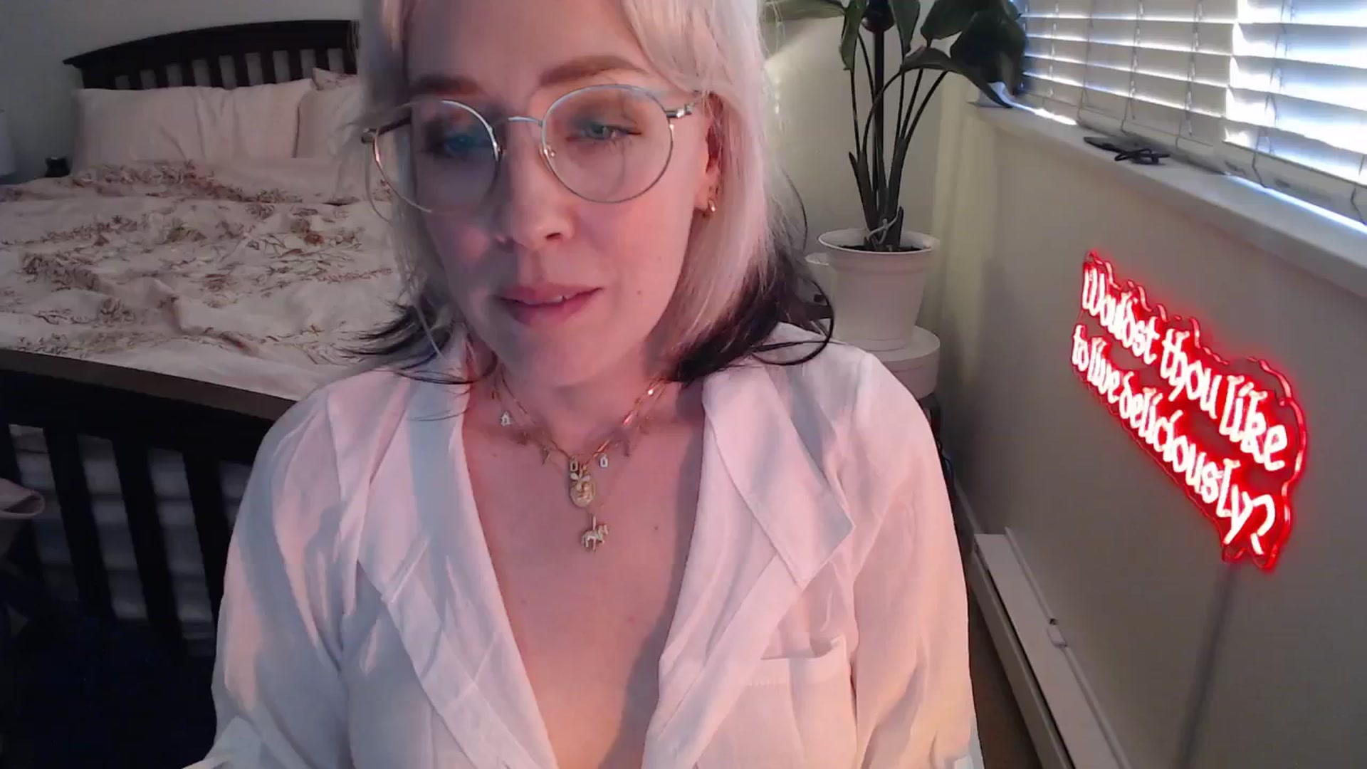 Gallery image thumbnail from NahlaHoney's myfreecams stream on, 06/02/2025, 04:53 image 13 of 20