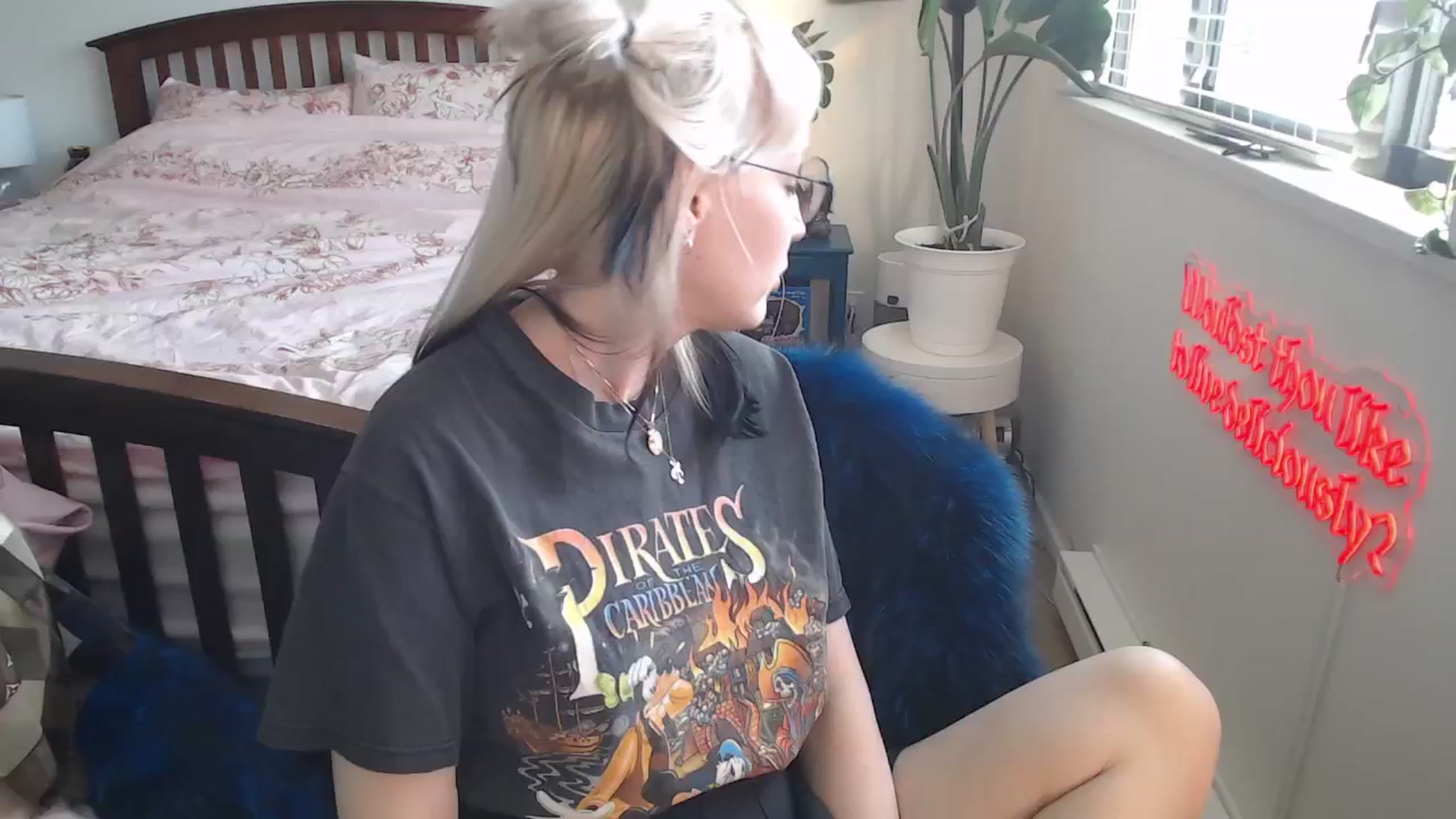 Gallery image thumbnail from NahlaHoney's myfreecams stream on, 06/03/2025, 03:09 image 8 of 20